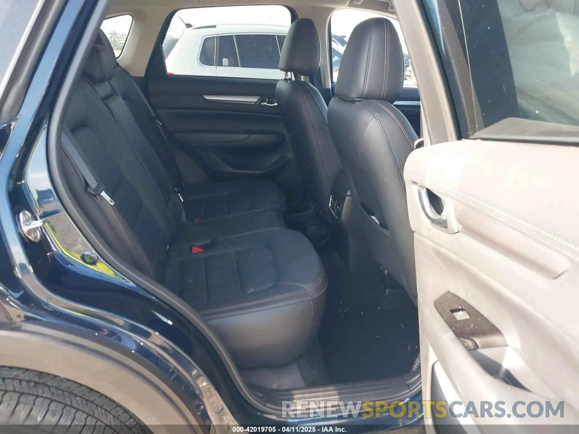 8 fotografías del automóvil dañado JM3KFBCM1P0244646 MAZDA CX-5 2023
