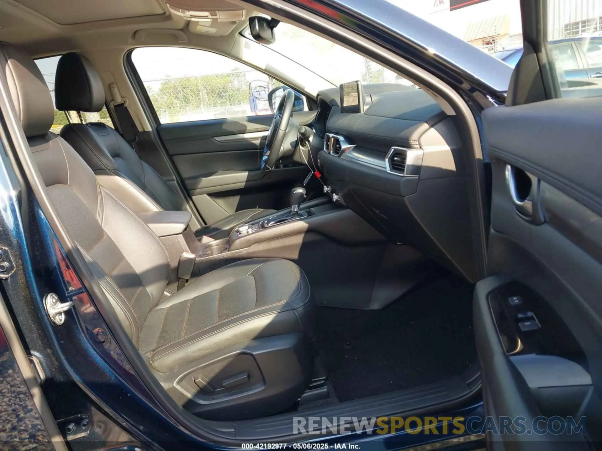 5 fotografías del automóvil dañado JM3KFBCM1P0260992 MAZDA CX-5 2023