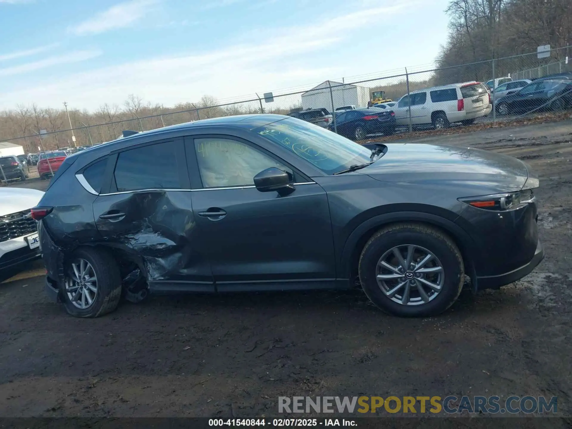 13 fotografías del automóvil dañado JM3KFBCM2P0193643 MAZDA CX-5 2023