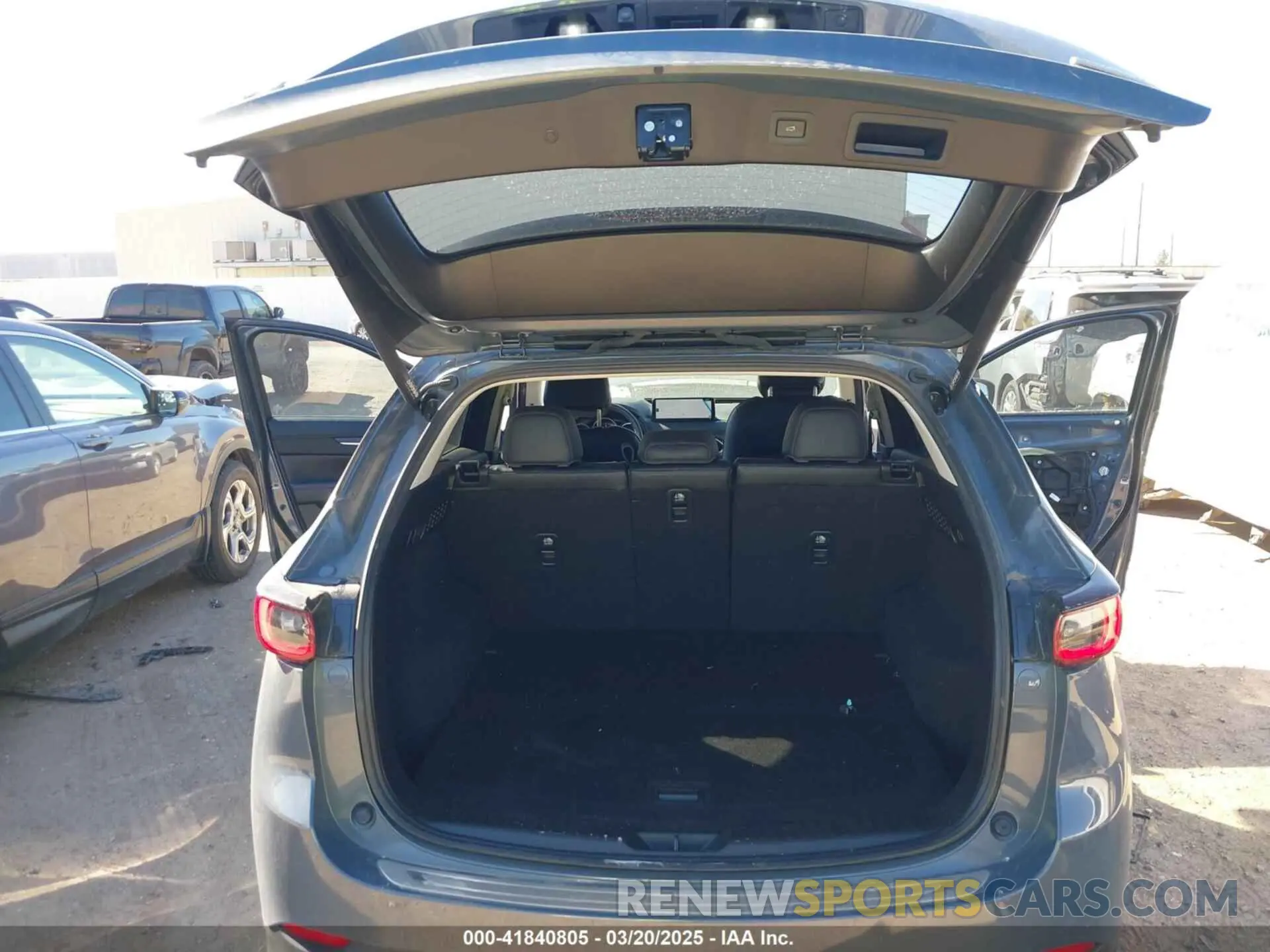 18 fotografías del automóvil dañado JM3KFBCM3P0200261 MAZDA CX-5 2023
