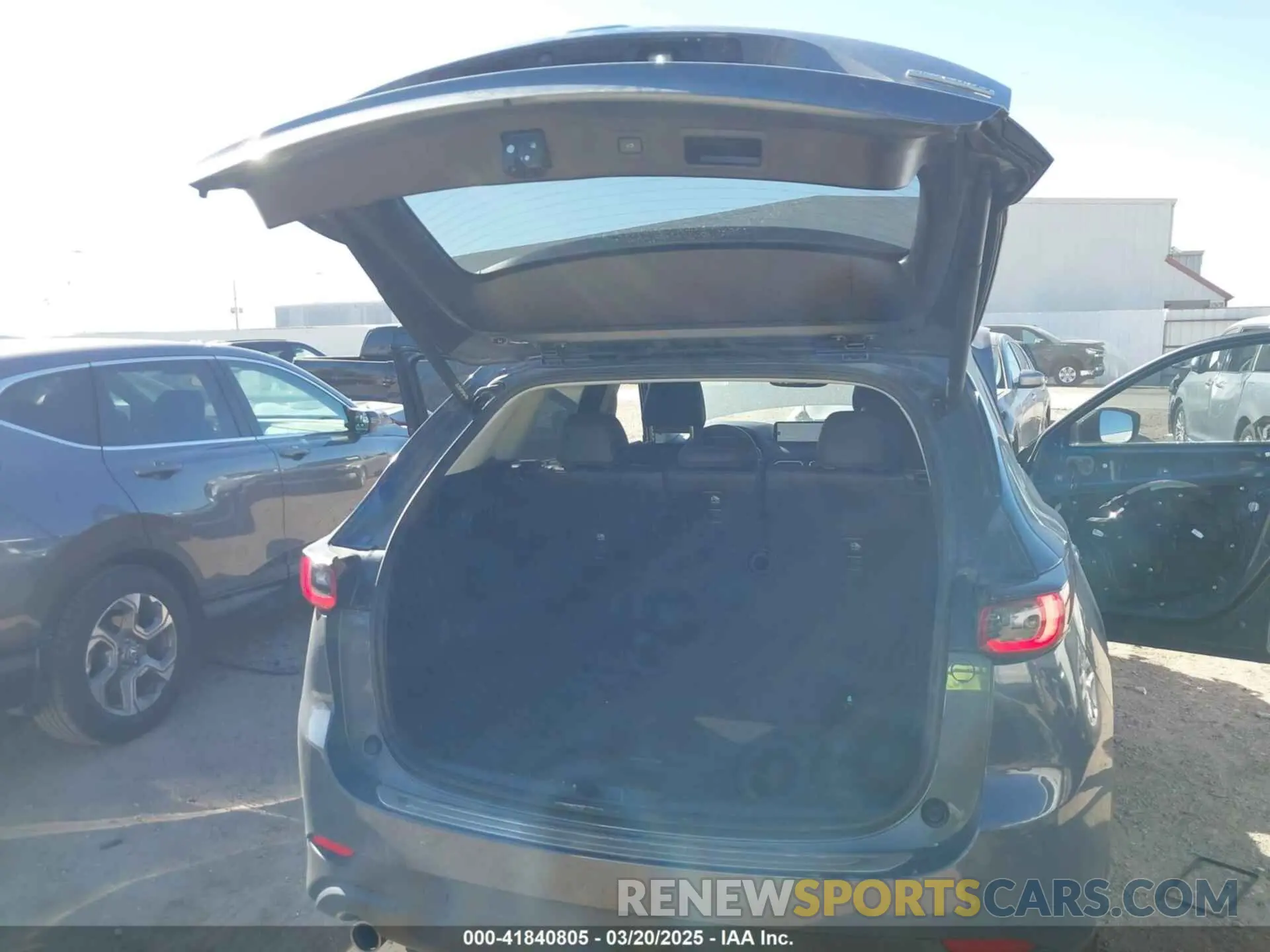19 fotografías del automóvil dañado JM3KFBCM3P0200261 MAZDA CX-5 2023