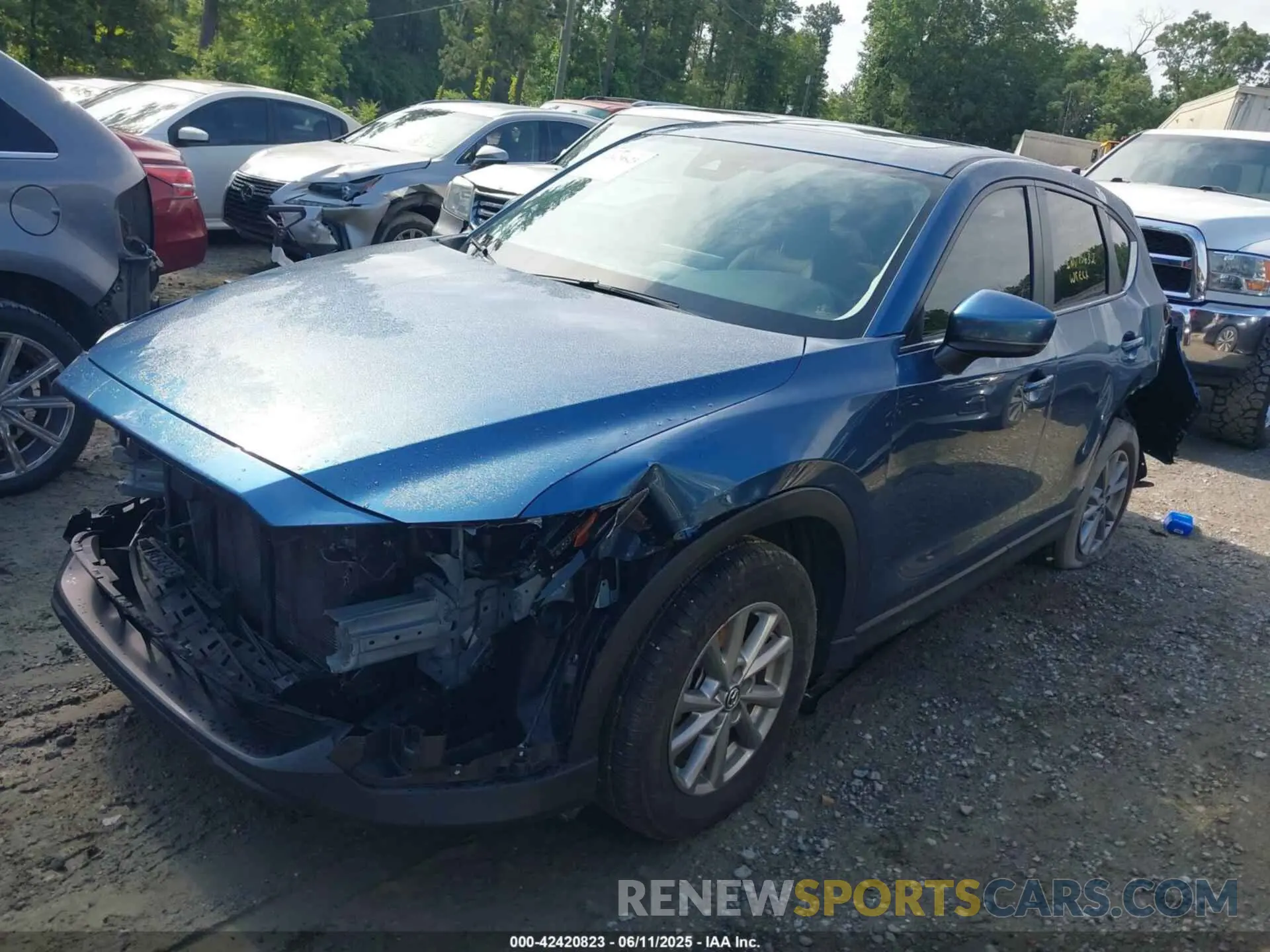 2 fotografías del automóvil dañado JM3KFBCM3P0255230 MAZDA CX-5 2023