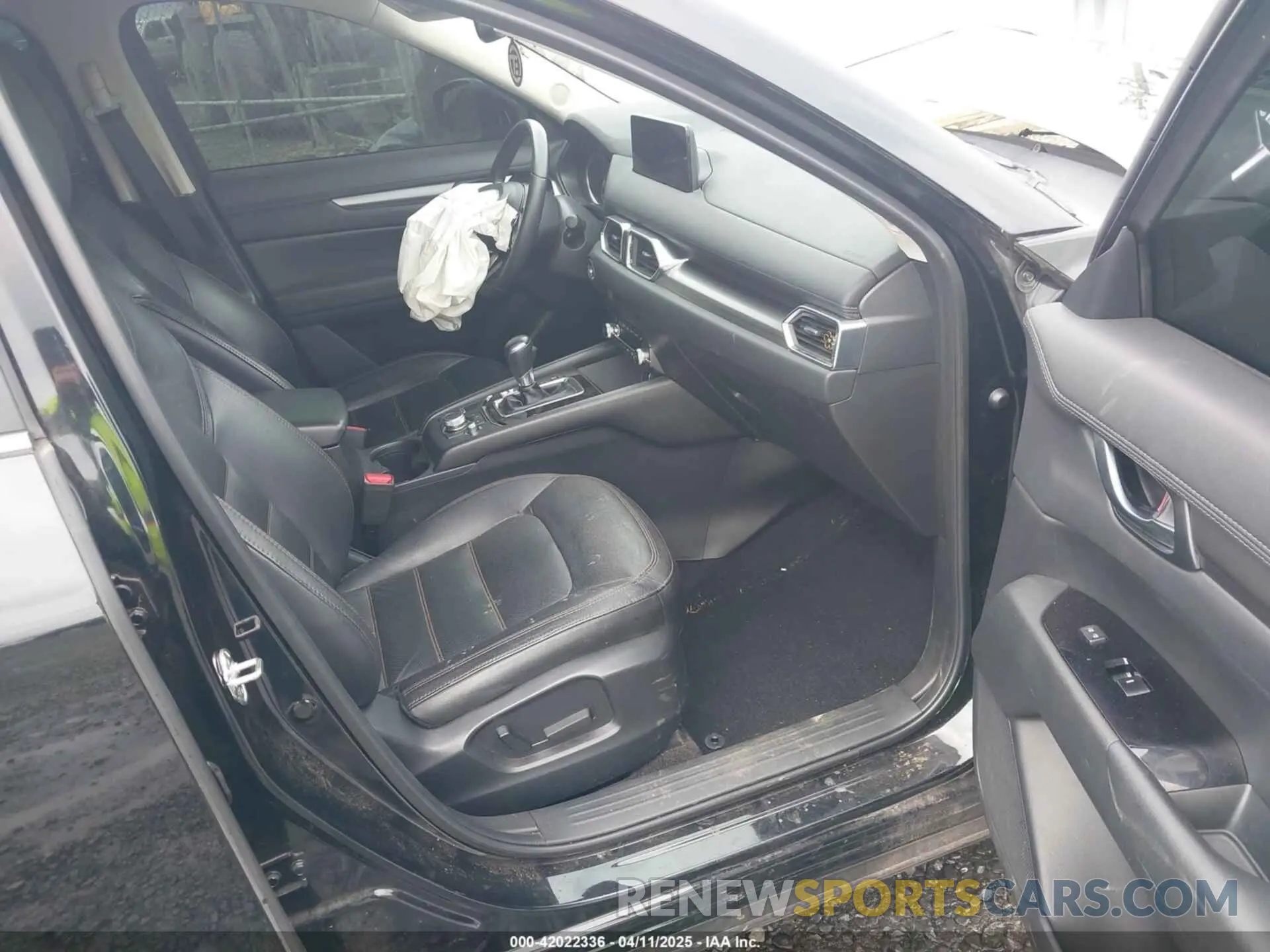 5 fotografías del automóvil dañado JM3KFBCM3P0270620 MAZDA CX-5 2023