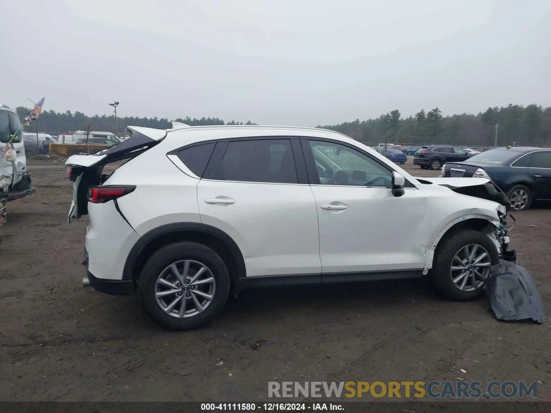 13 fotografías del automóvil dañado JM3KFBCM4P0233558 MAZDA CX-5 2023