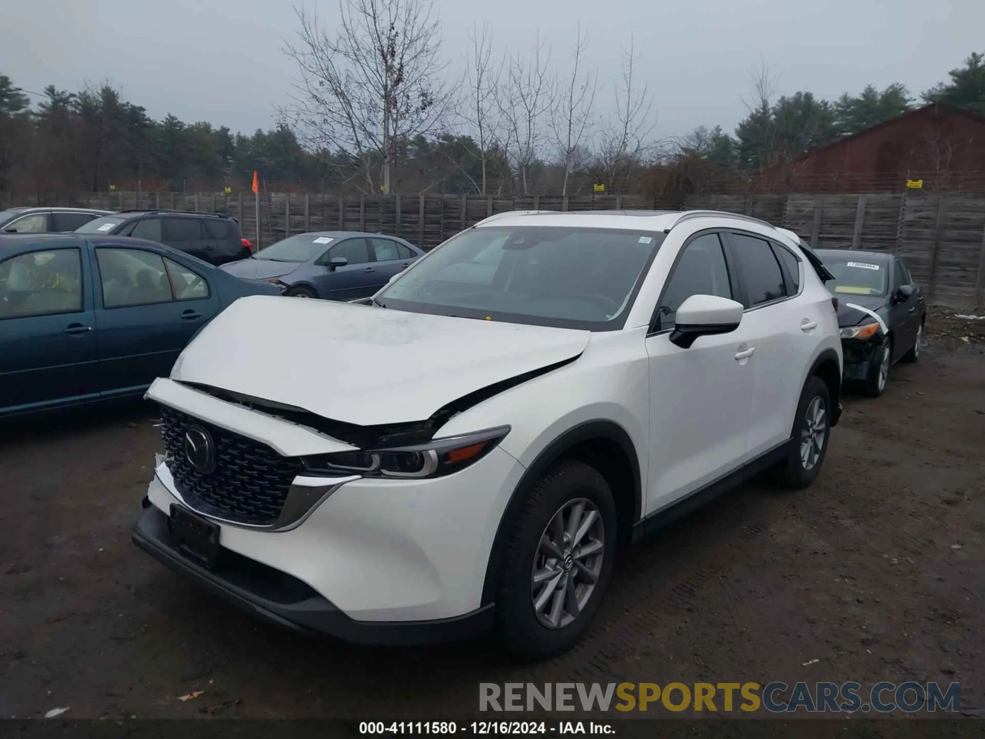 2 fotografías del automóvil dañado JM3KFBCM4P0233558 MAZDA CX-5 2023