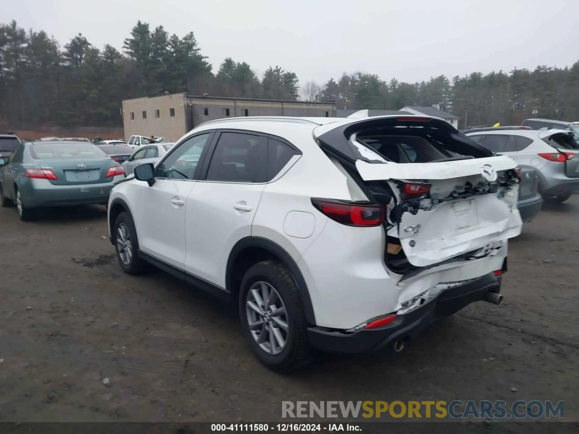 3 fotografías del automóvil dañado JM3KFBCM4P0233558 MAZDA CX-5 2023