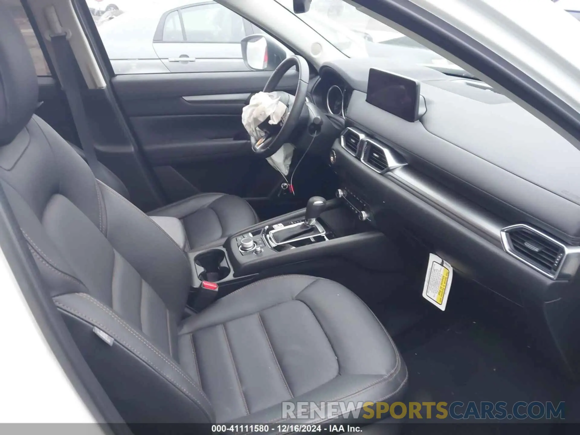5 fotografías del automóvil dañado JM3KFBCM4P0233558 MAZDA CX-5 2023