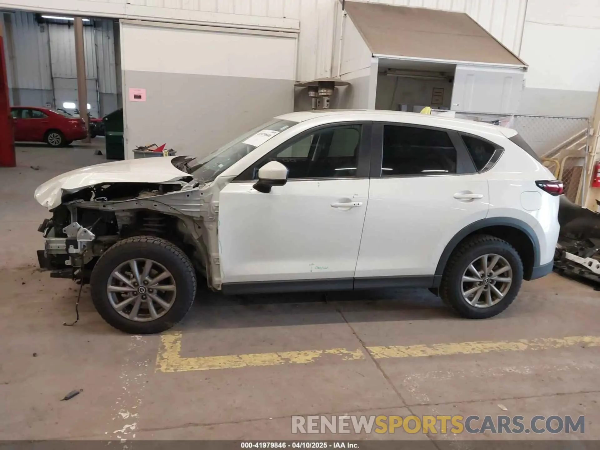 15 fotografías del automóvil dañado JM3KFBCM4P0240168 MAZDA CX-5 2023
