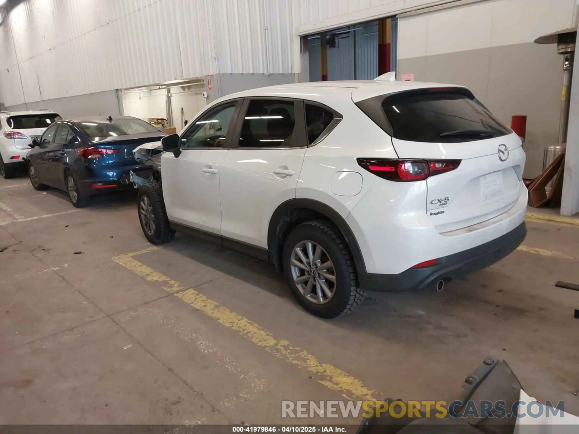 3 fotografías del automóvil dañado JM3KFBCM4P0240168 MAZDA CX-5 2023