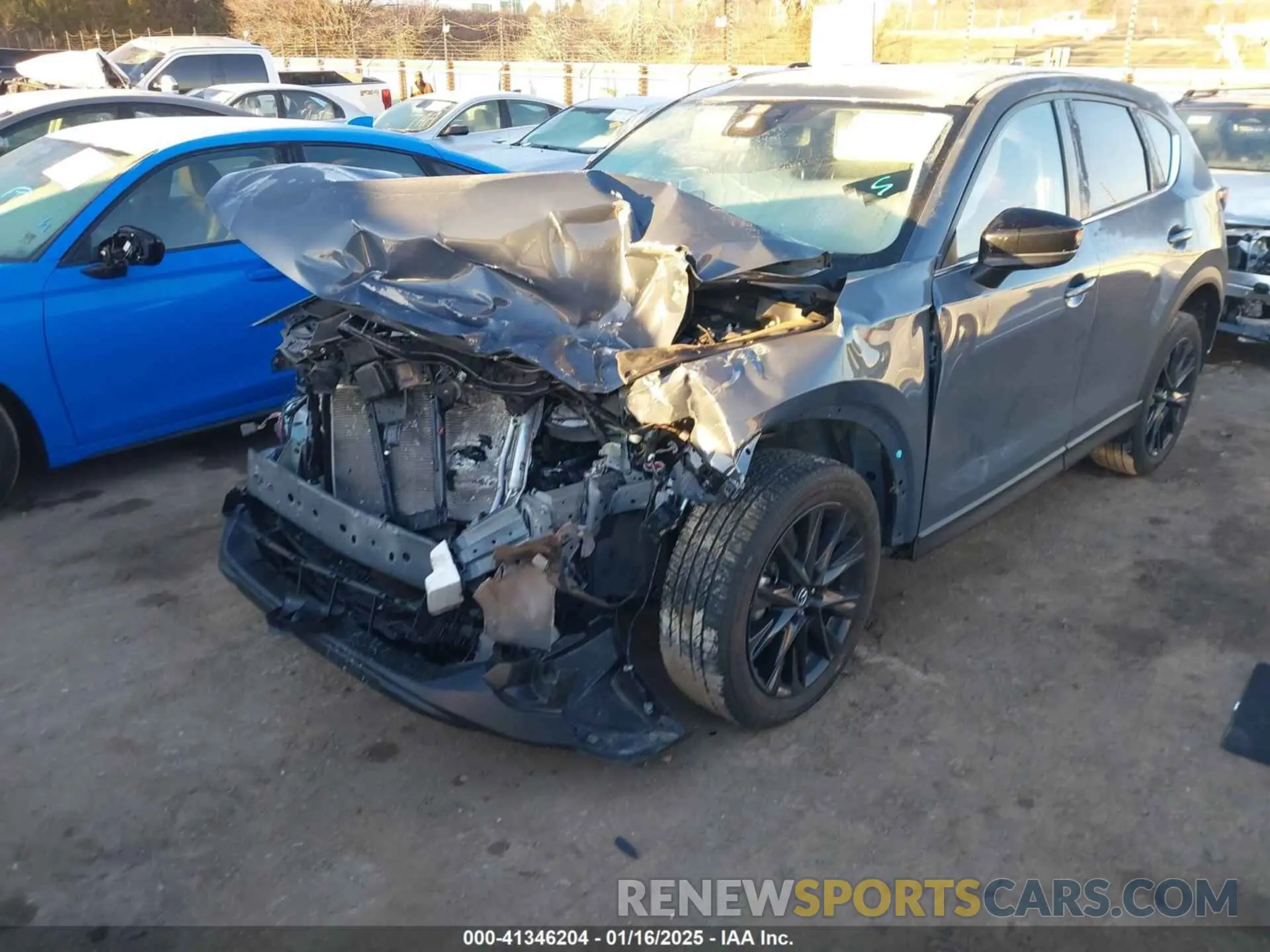 2 fotografías del automóvil dañado JM3KFBCM5P0242057 MAZDA CX-5 2023