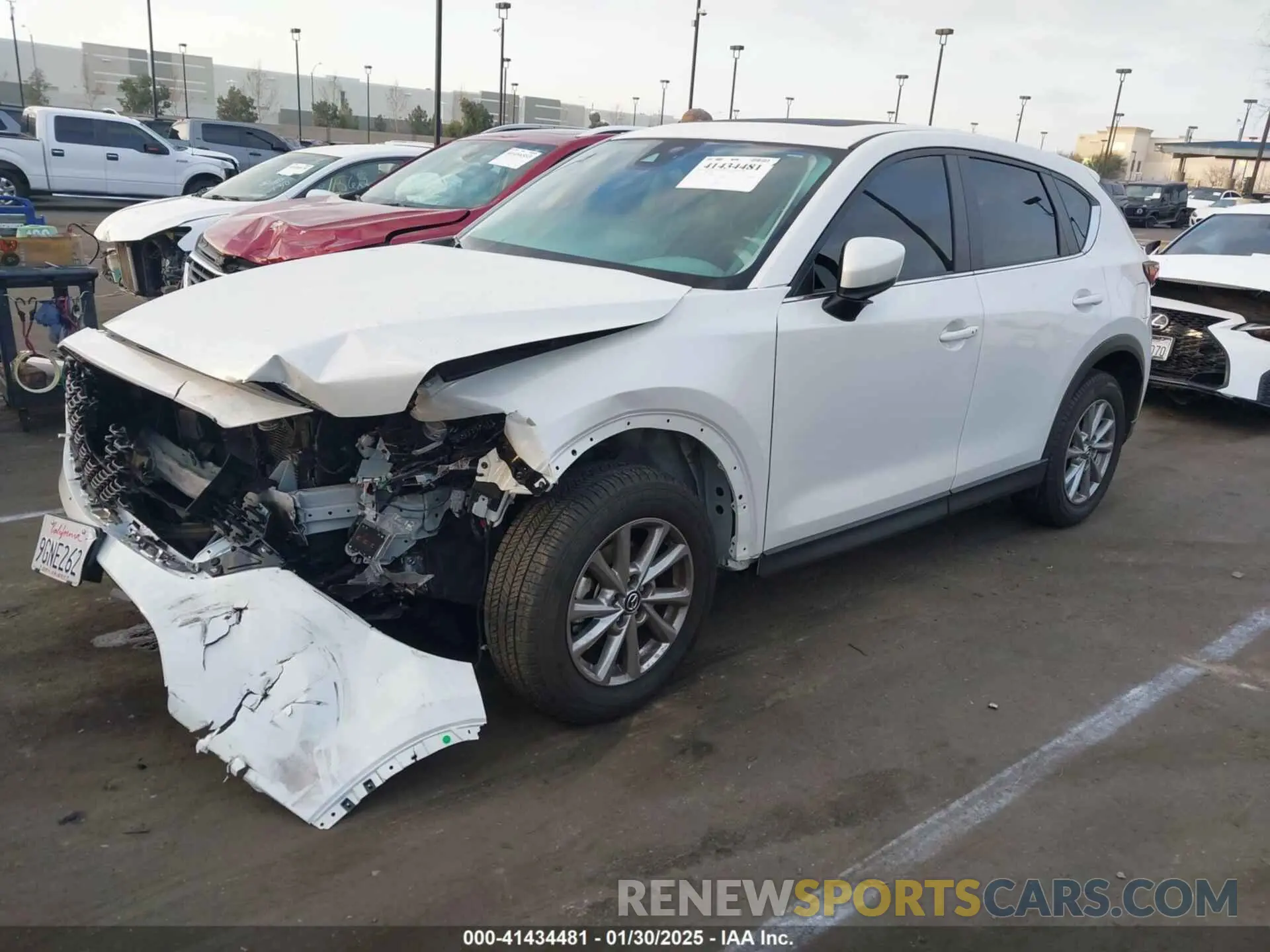 2 fotografías del automóvil dañado JM3KFBCM5P0251518 MAZDA CX-5 2023