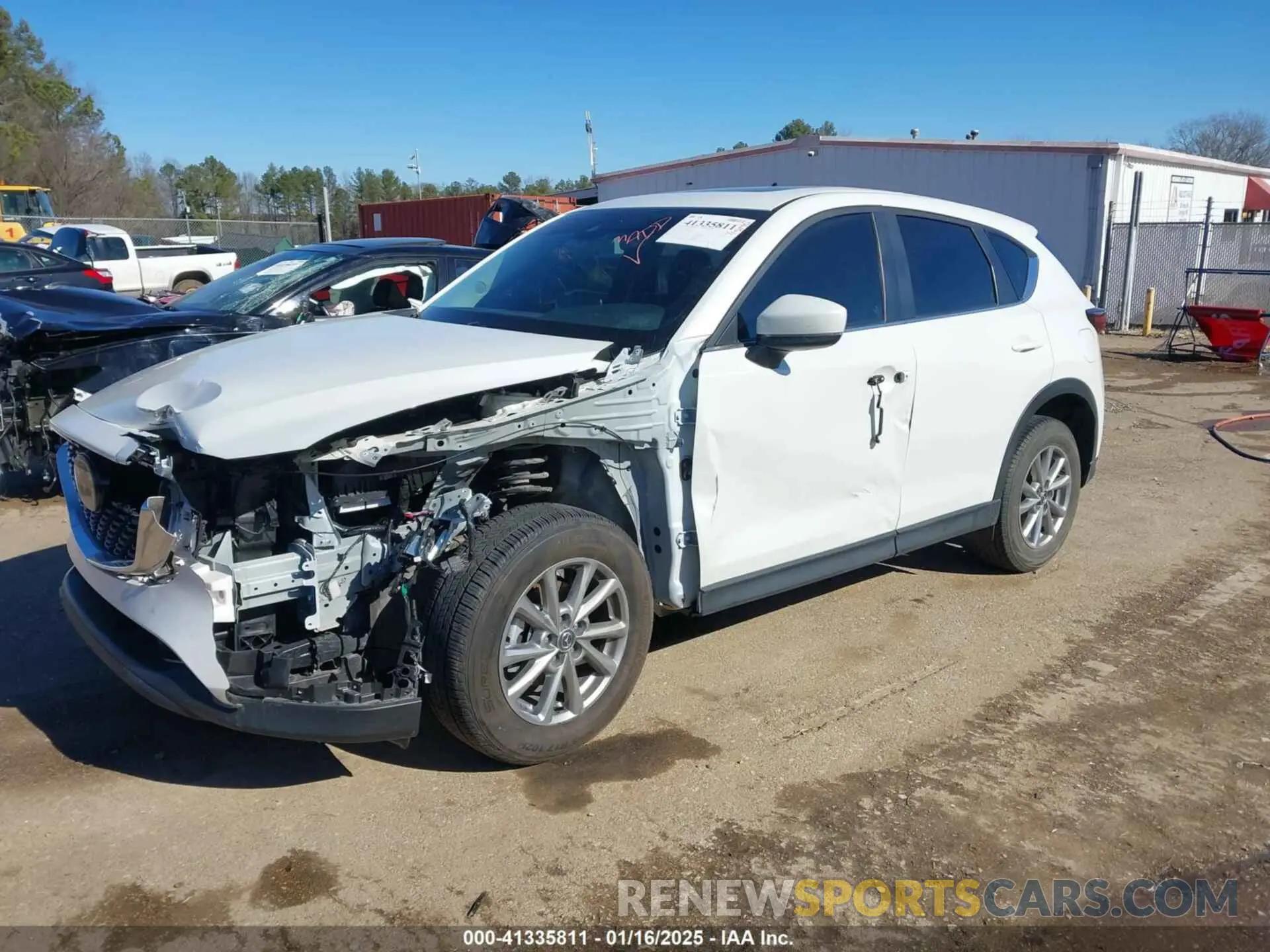 2 fotografías del automóvil dañado JM3KFBCM6P0140427 MAZDA CX-5 2023