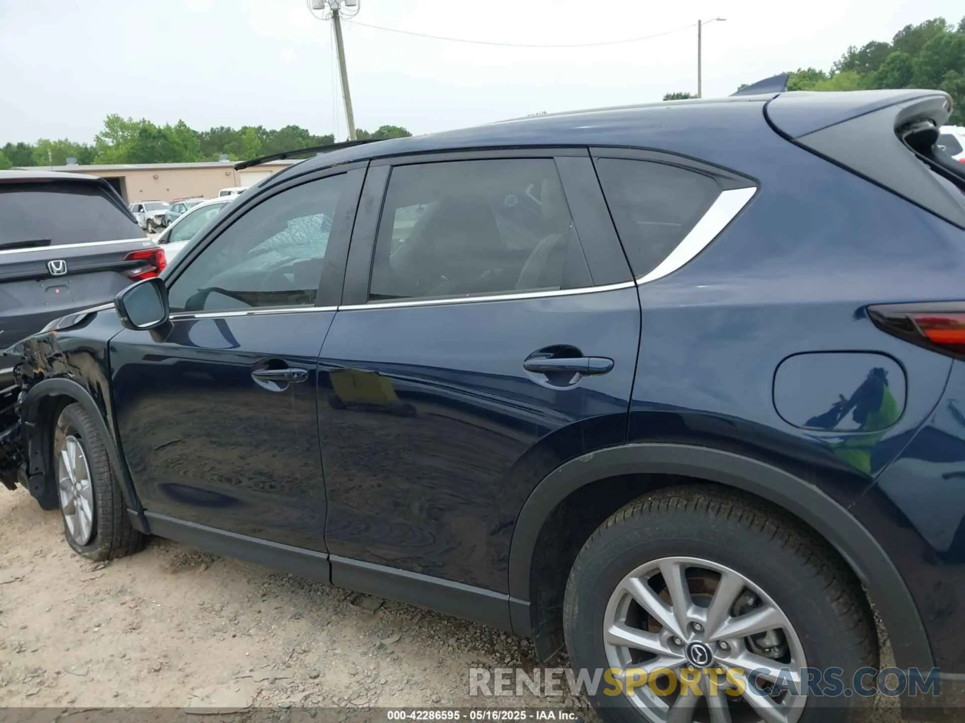 14 fotografías del automóvil dañado JM3KFBCM6P0251947 MAZDA CX-5 2023