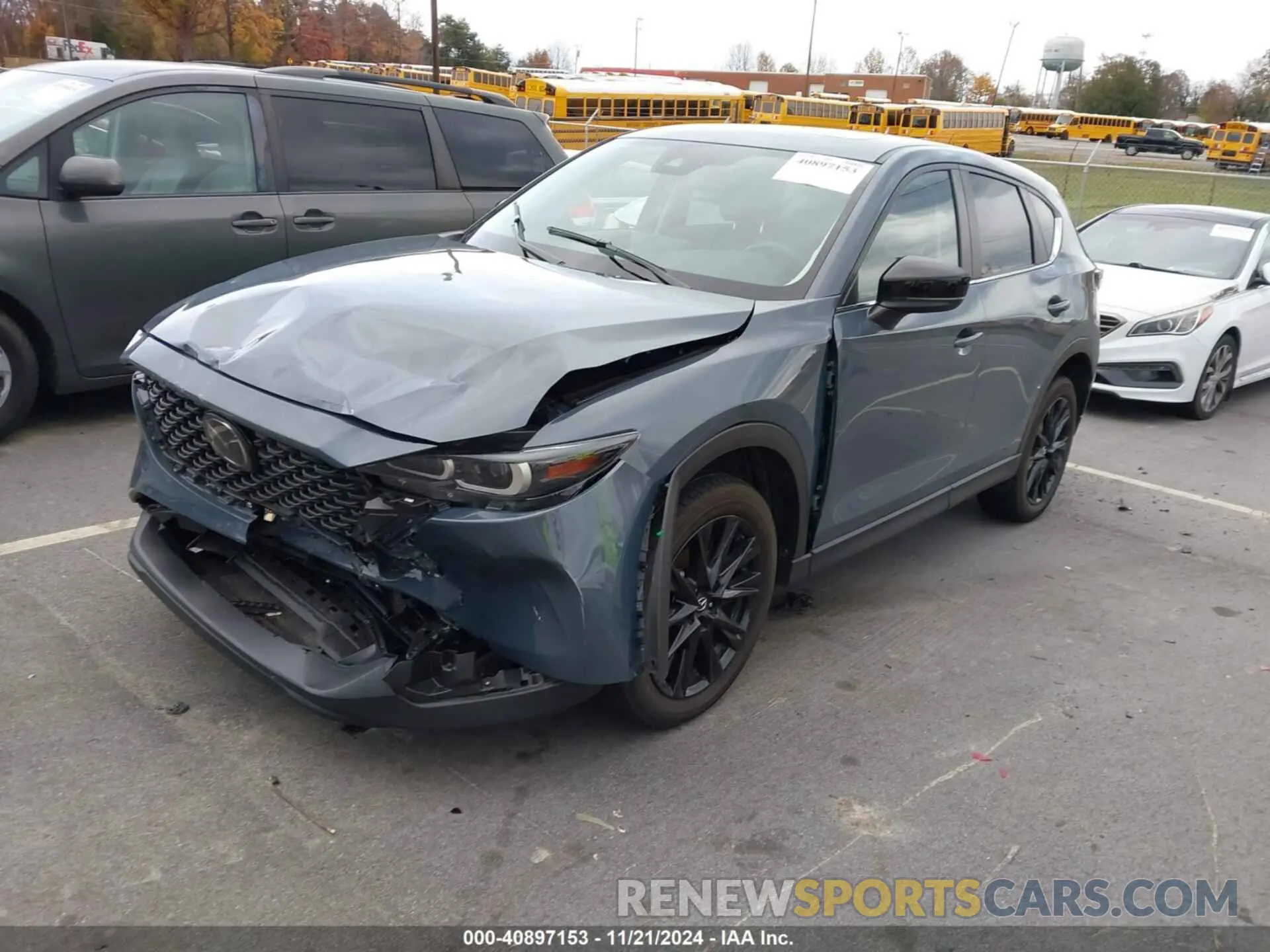 2 fotografías del automóvil dañado JM3KFBCM7P0147323 MAZDA CX-5 2023
