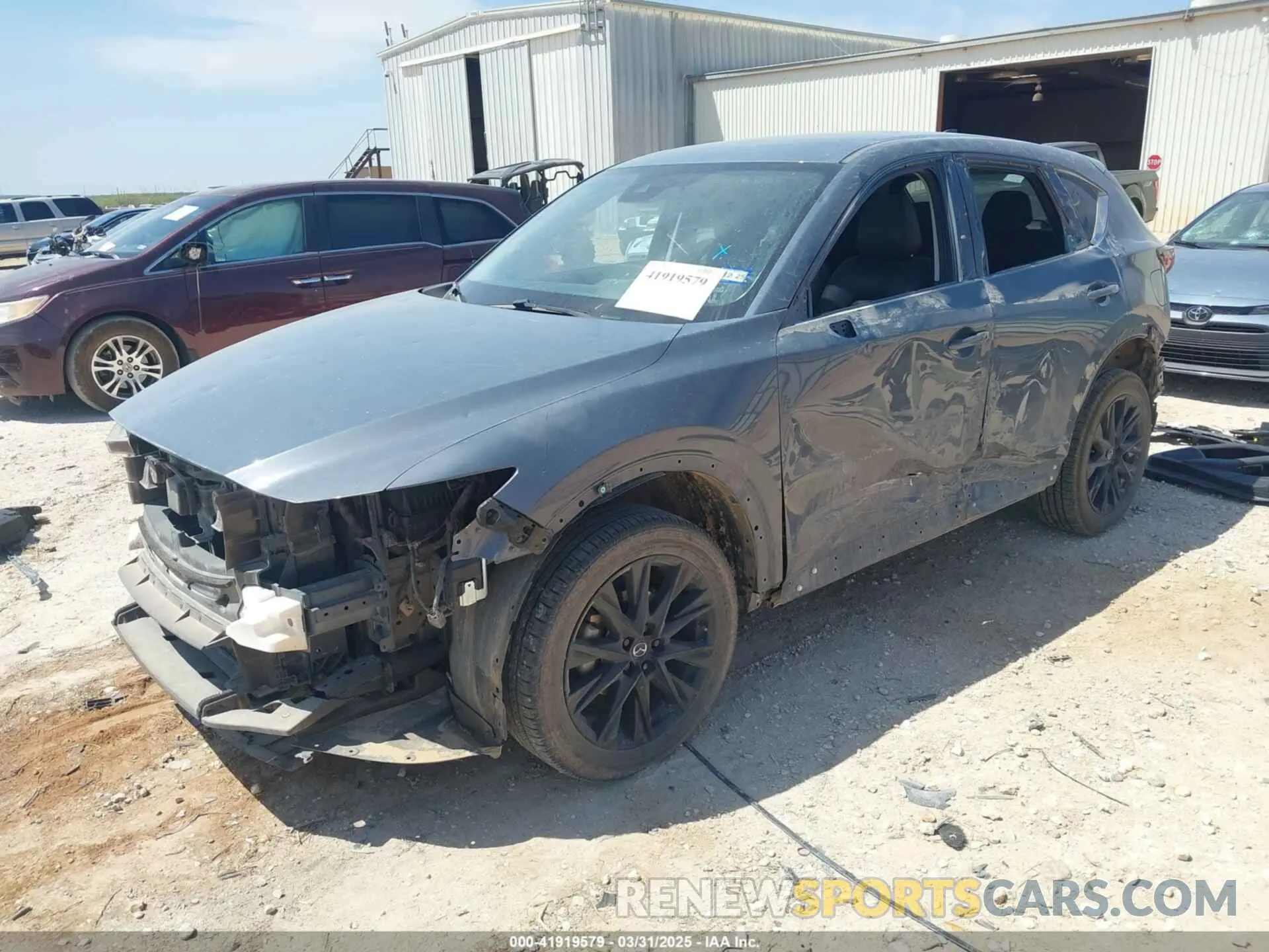 2 fotografías del automóvil dañado JM3KFBCM7P0164462 MAZDA CX-5 2023
