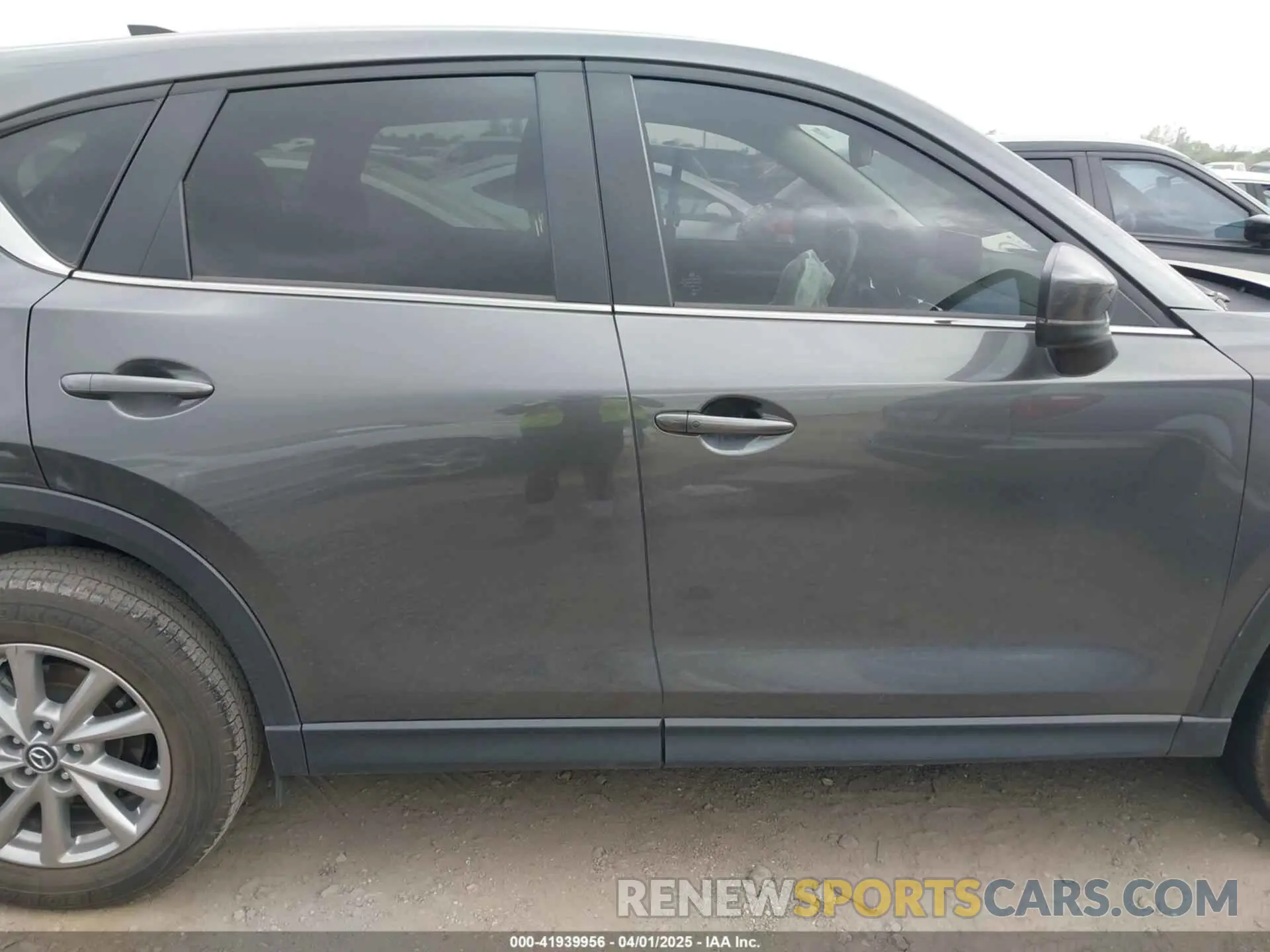 12 fotografías del automóvil dañado JM3KFBCM7P0226930 MAZDA CX-5 2023