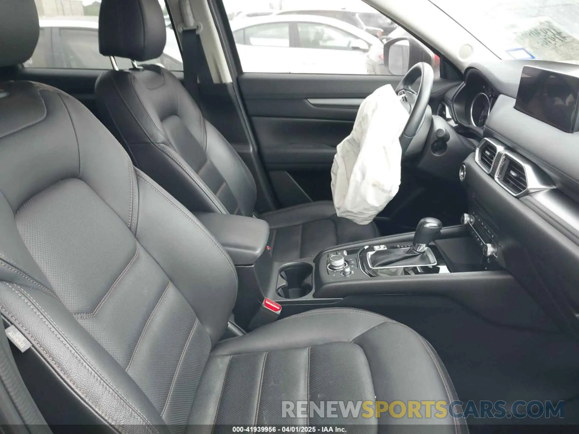 5 fotografías del automóvil dañado JM3KFBCM7P0226930 MAZDA CX-5 2023