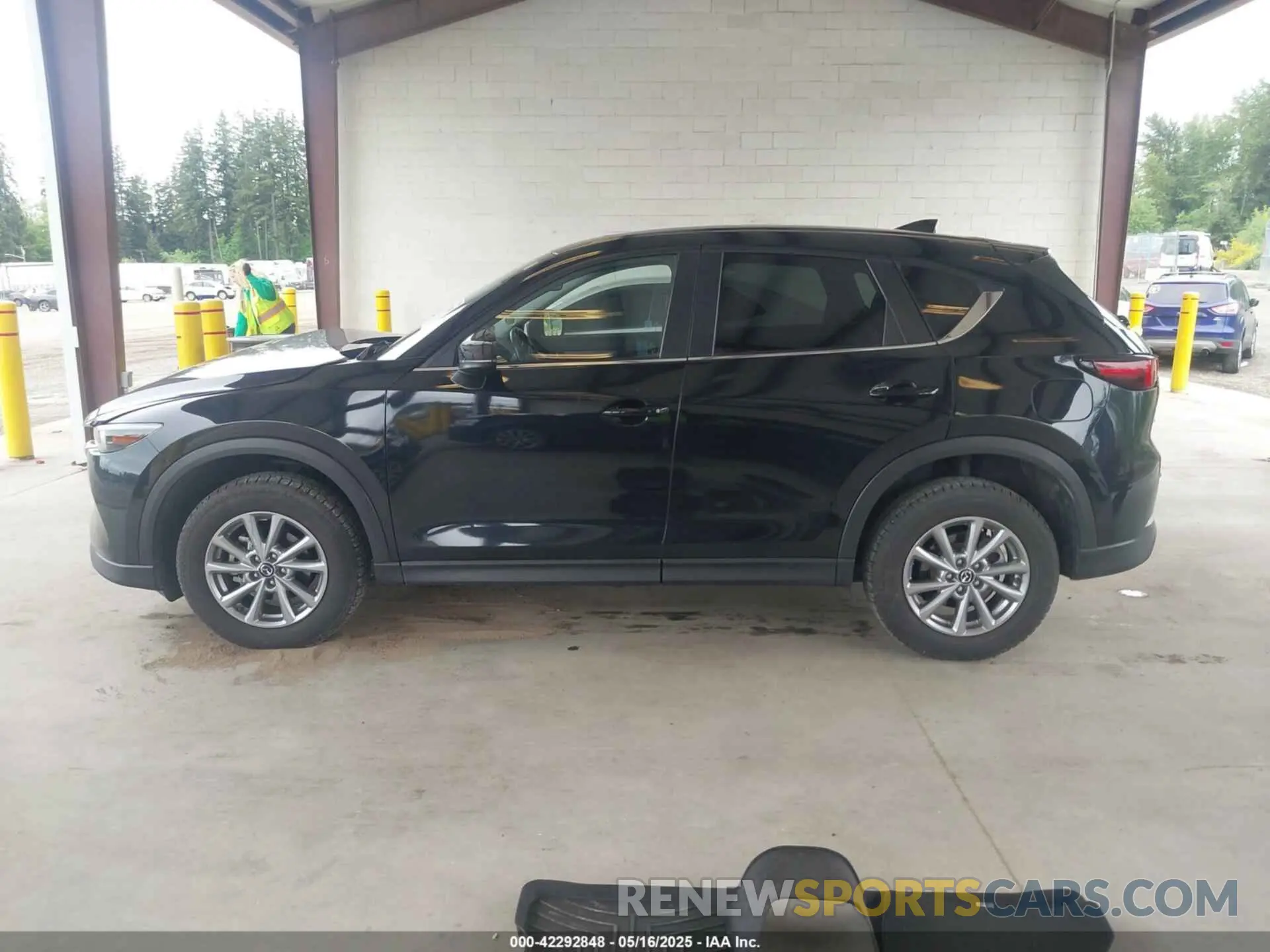 15 fotografías del automóvil dañado JM3KFBCM8P0140333 MAZDA CX-5 2023