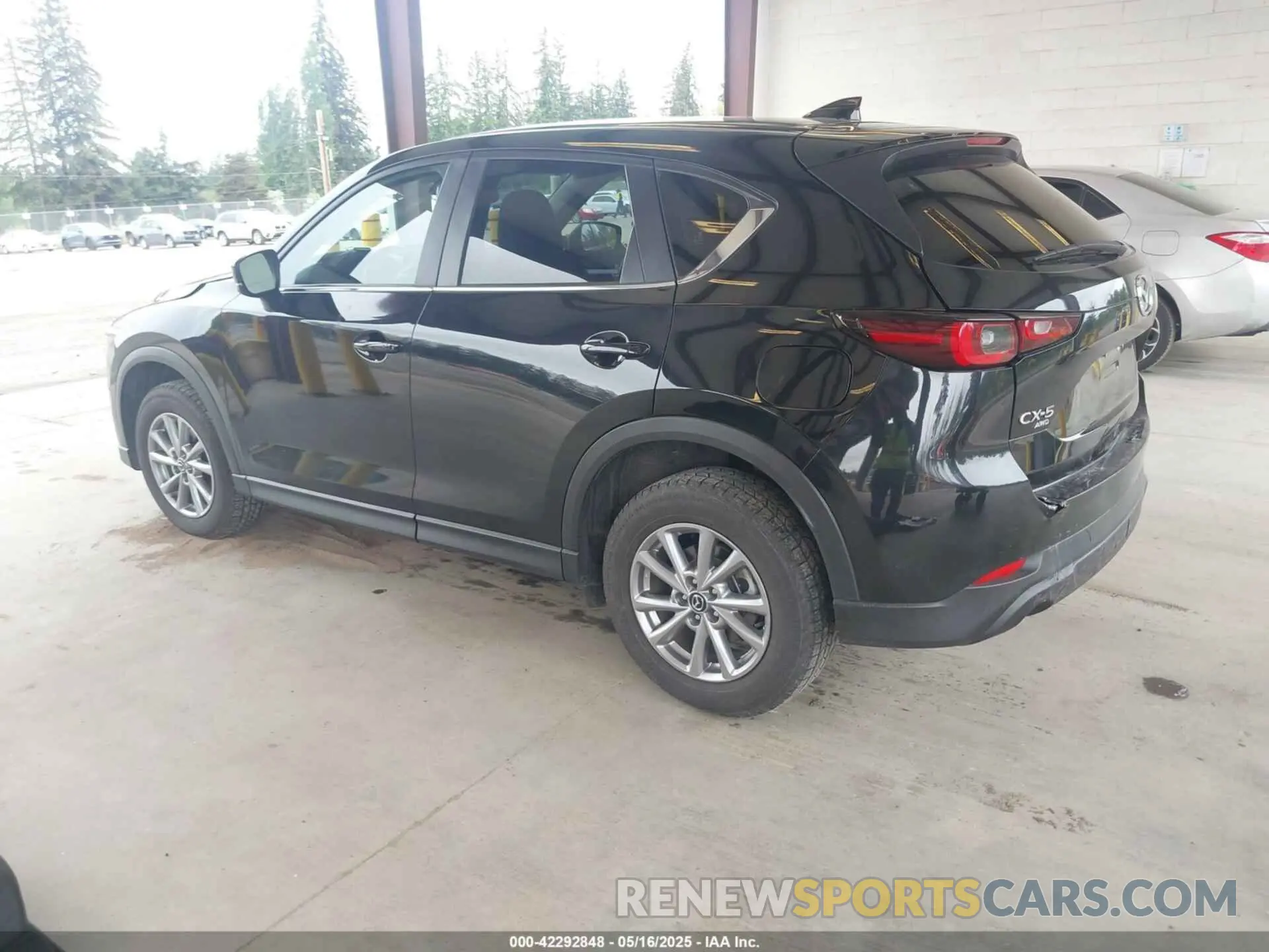 3 fotografías del automóvil dañado JM3KFBCM8P0140333 MAZDA CX-5 2023