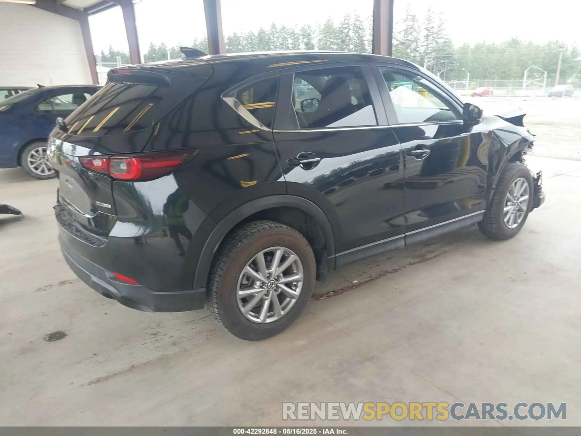 4 fotografías del automóvil dañado JM3KFBCM8P0140333 MAZDA CX-5 2023