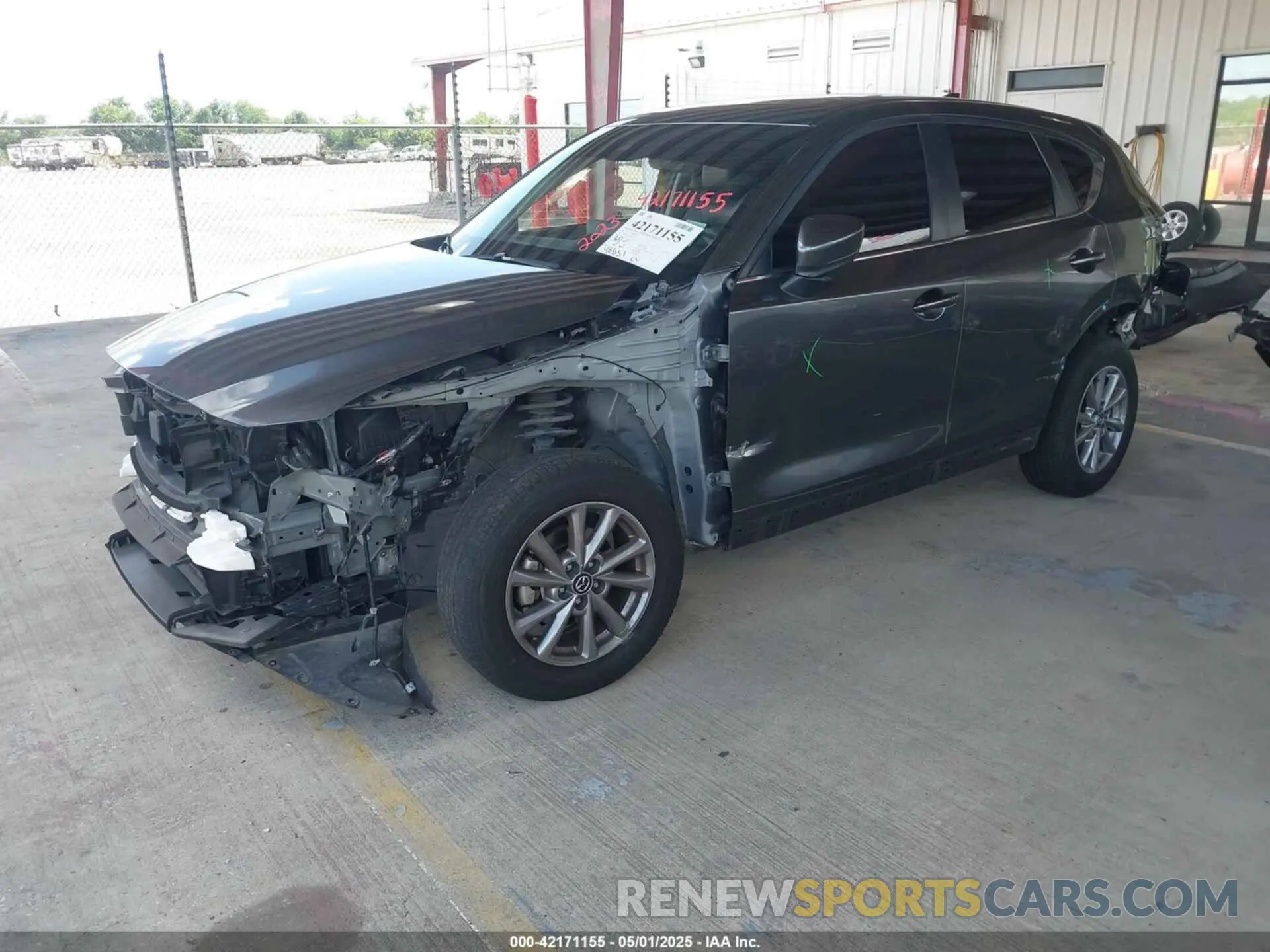 2 fotografías del automóvil dañado JM3KFBCM8P0251108 MAZDA CX-5 2023