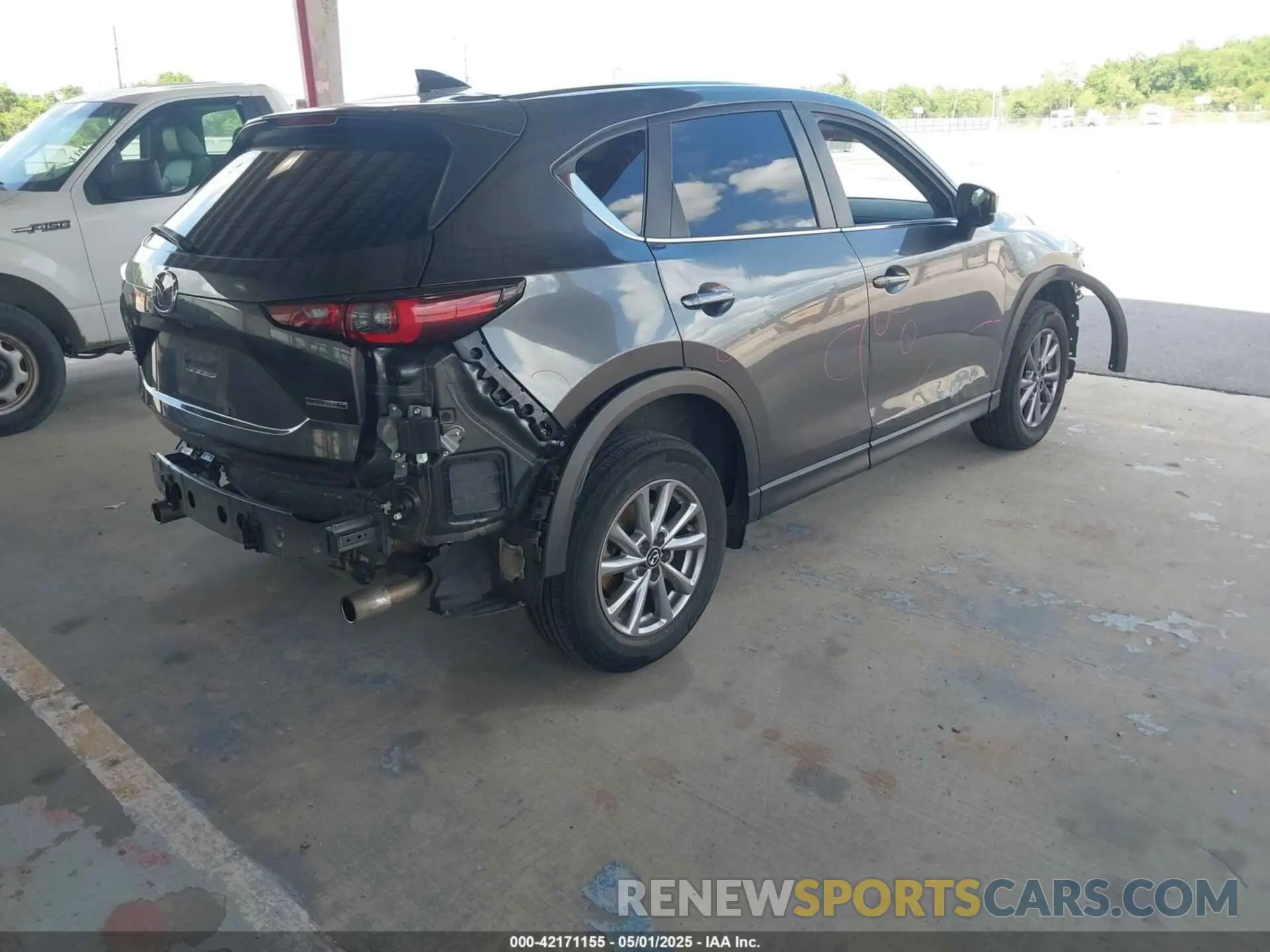 4 fotografías del automóvil dañado JM3KFBCM8P0251108 MAZDA CX-5 2023