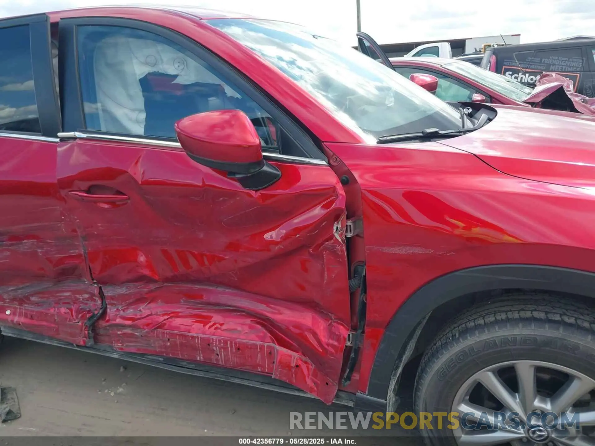 6 fotografías del automóvil dañado JM3KFBCM8P0256180 MAZDA CX-5 2023