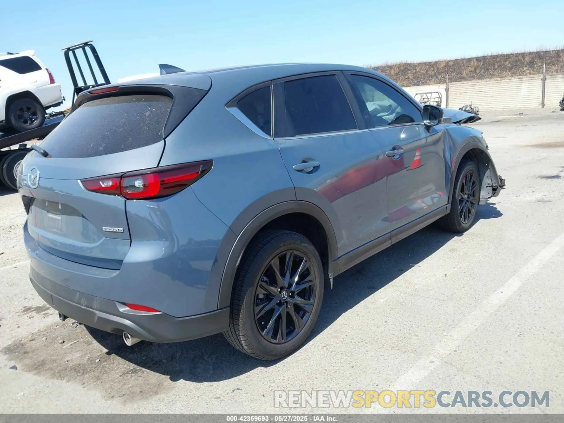 4 fotografías del automóvil dañado JM3KFBCM9P0155990 MAZDA CX-5 2023