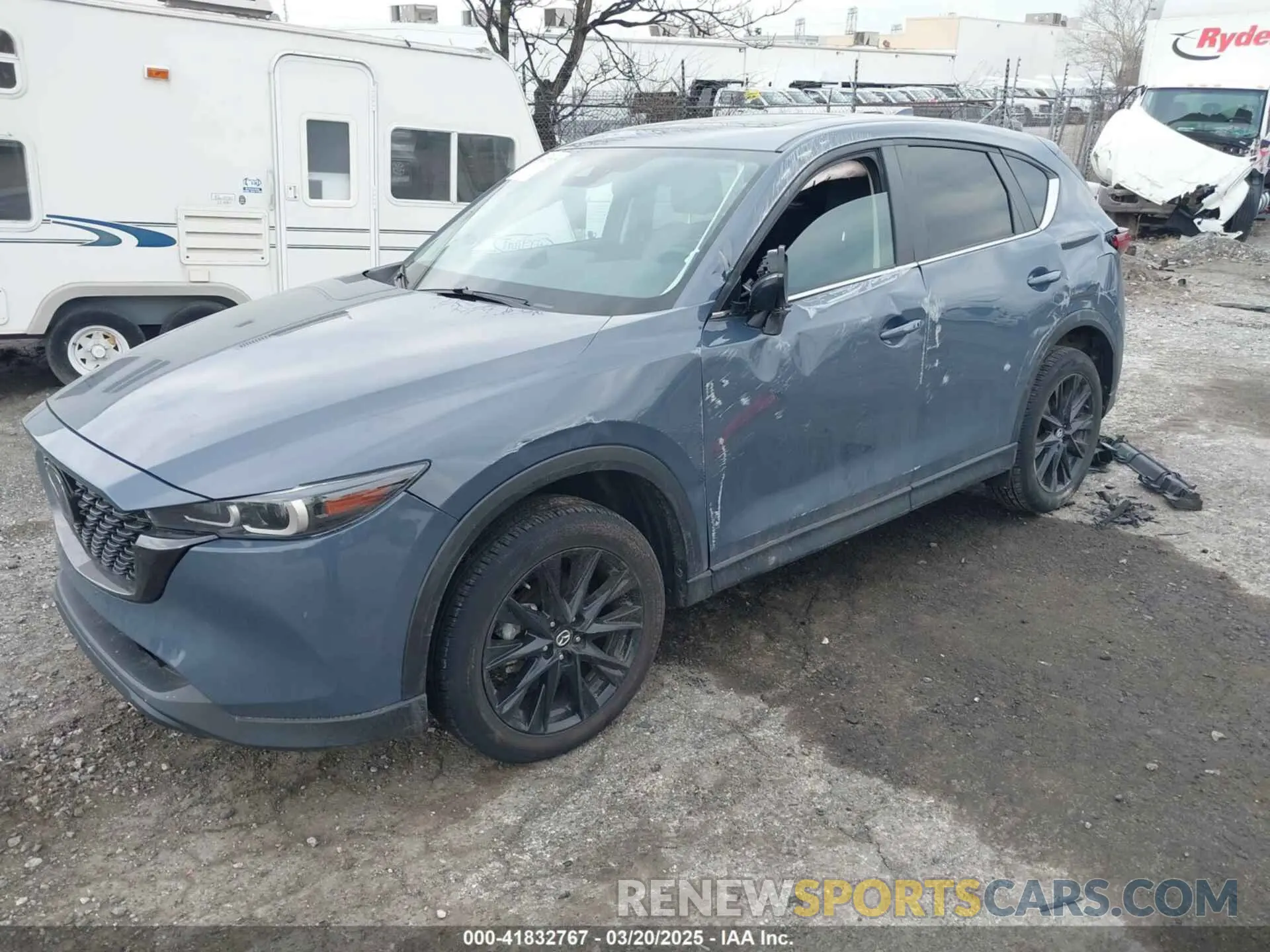 2 fotografías del automóvil dañado JM3KFBCM9P0190660 MAZDA CX-5 2023