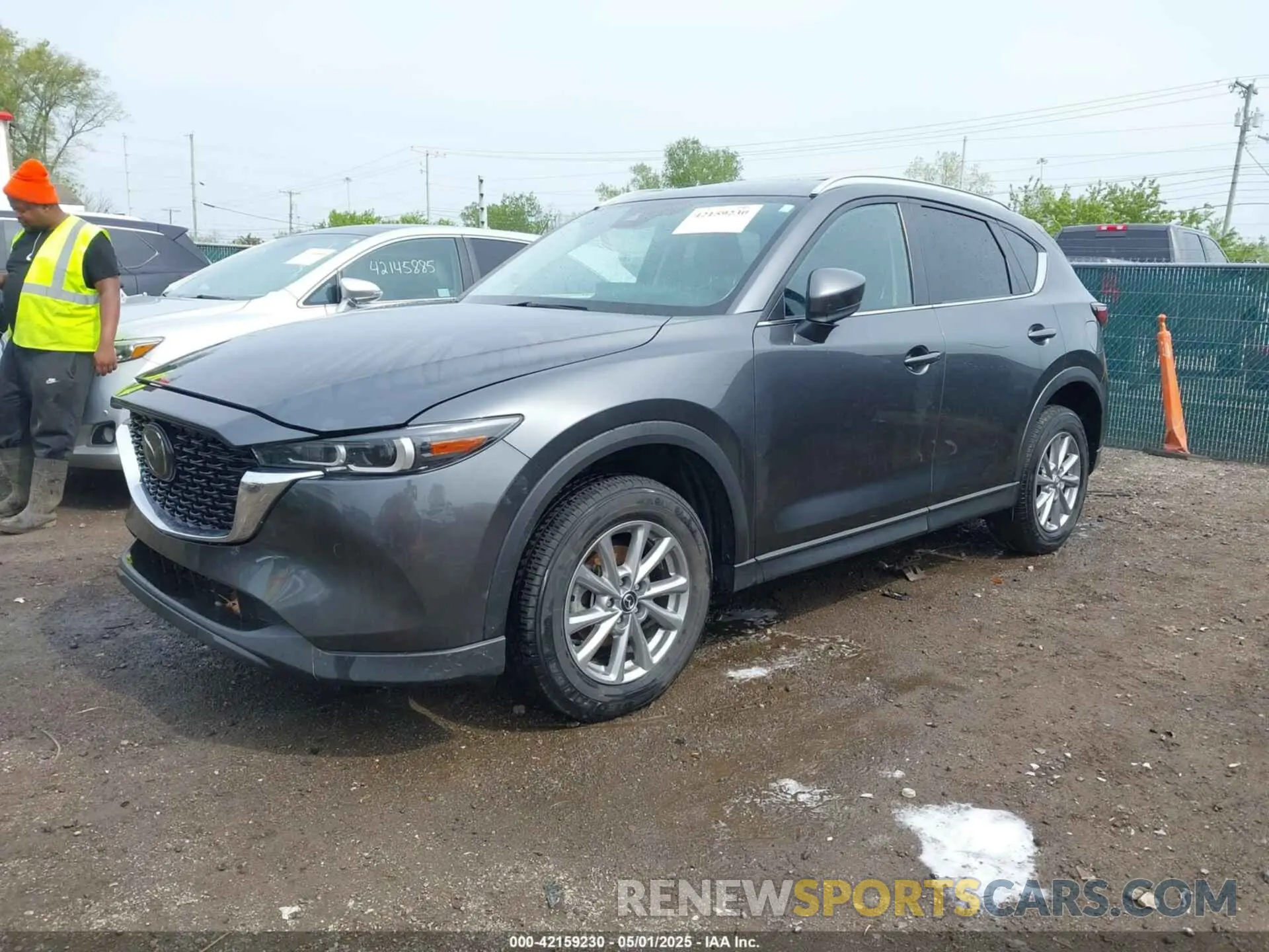 2 fotografías del automóvil dañado JM3KFBCMXP0225366 MAZDA CX-5 2023