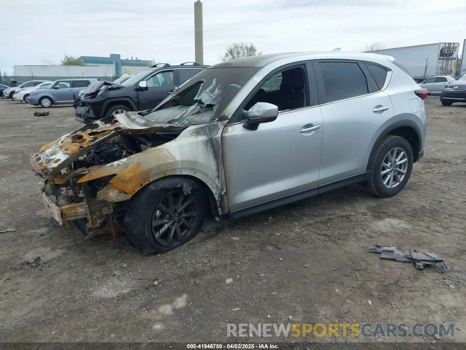2 fotografías del automóvil dañado JM3KFBCMXP0265141 MAZDA CX-5 2023