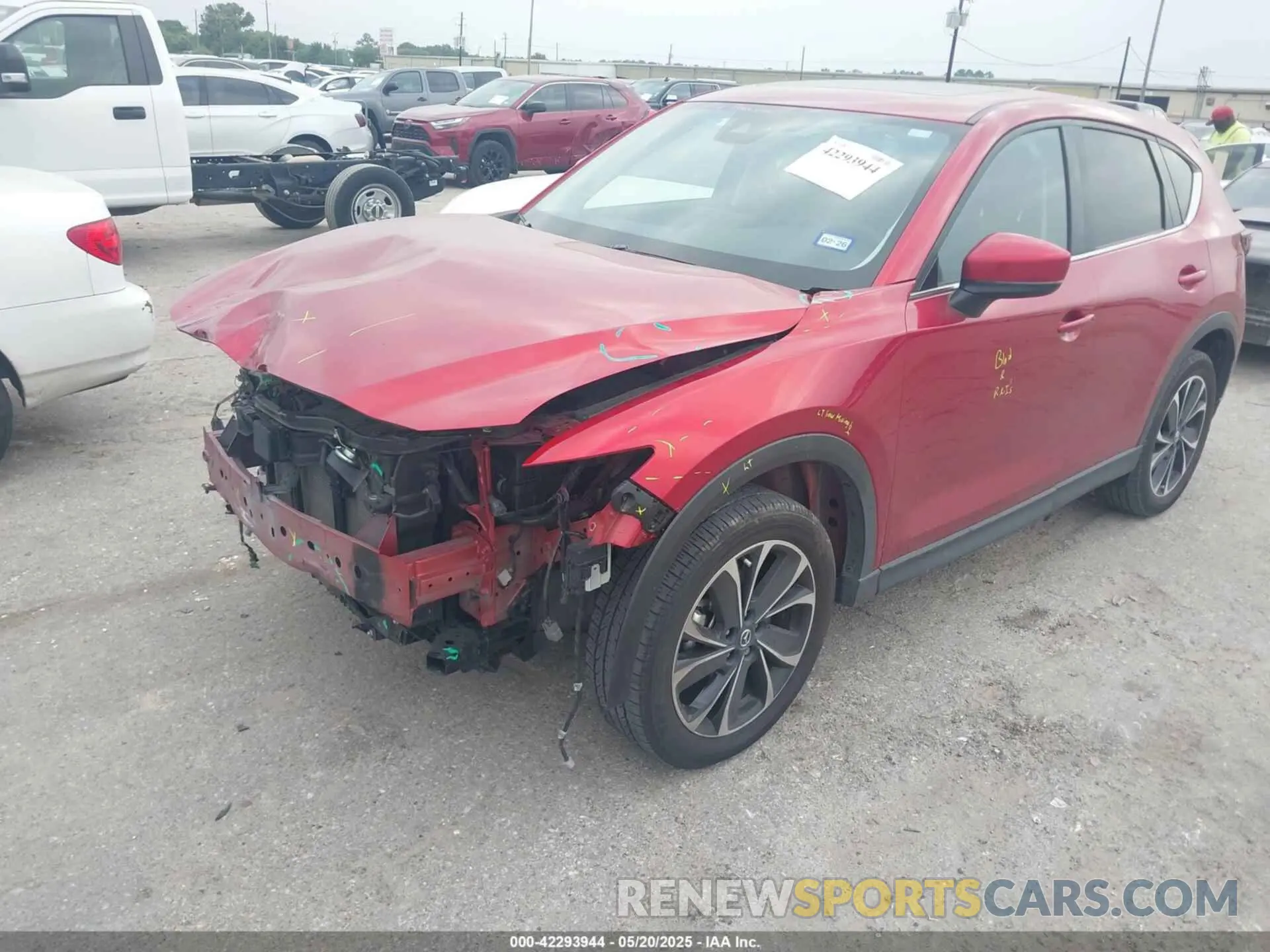2 fotografías del automóvil dañado JM3KFBDM2P0180342 MAZDA CX-5 2023