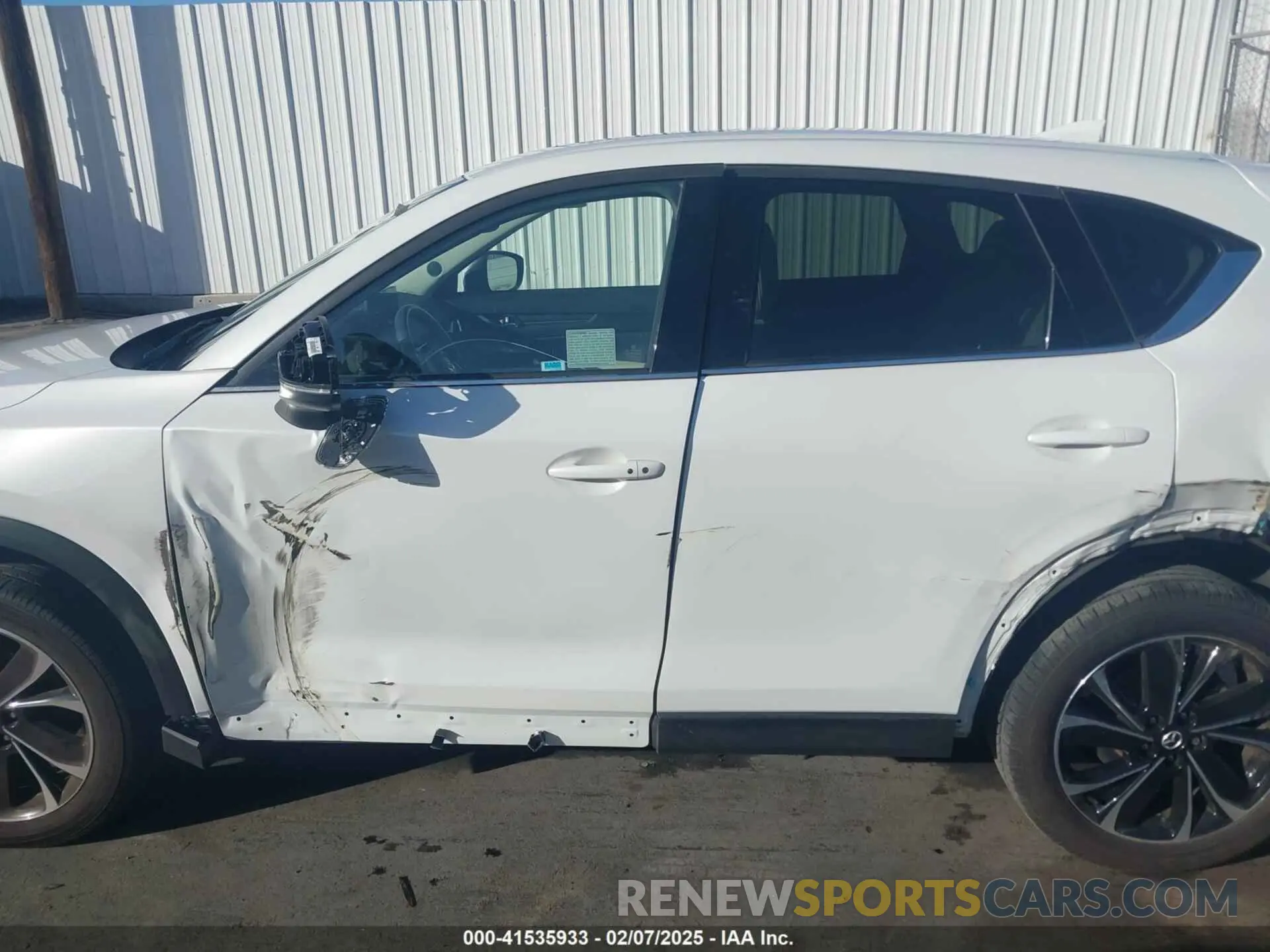 14 fotografías del automóvil dañado JM3KFBDM2P0283602 MAZDA CX-5 2023