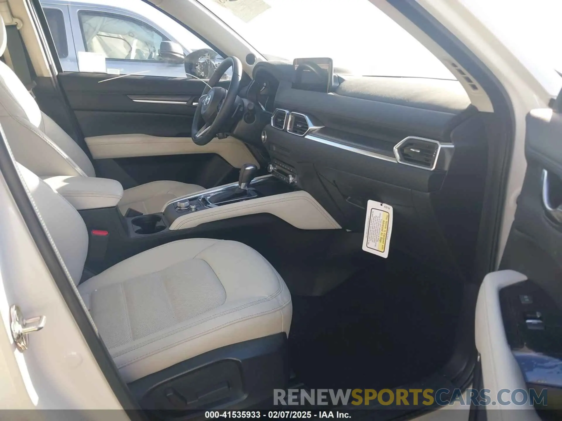 5 fotografías del automóvil dañado JM3KFBDM2P0283602 MAZDA CX-5 2023