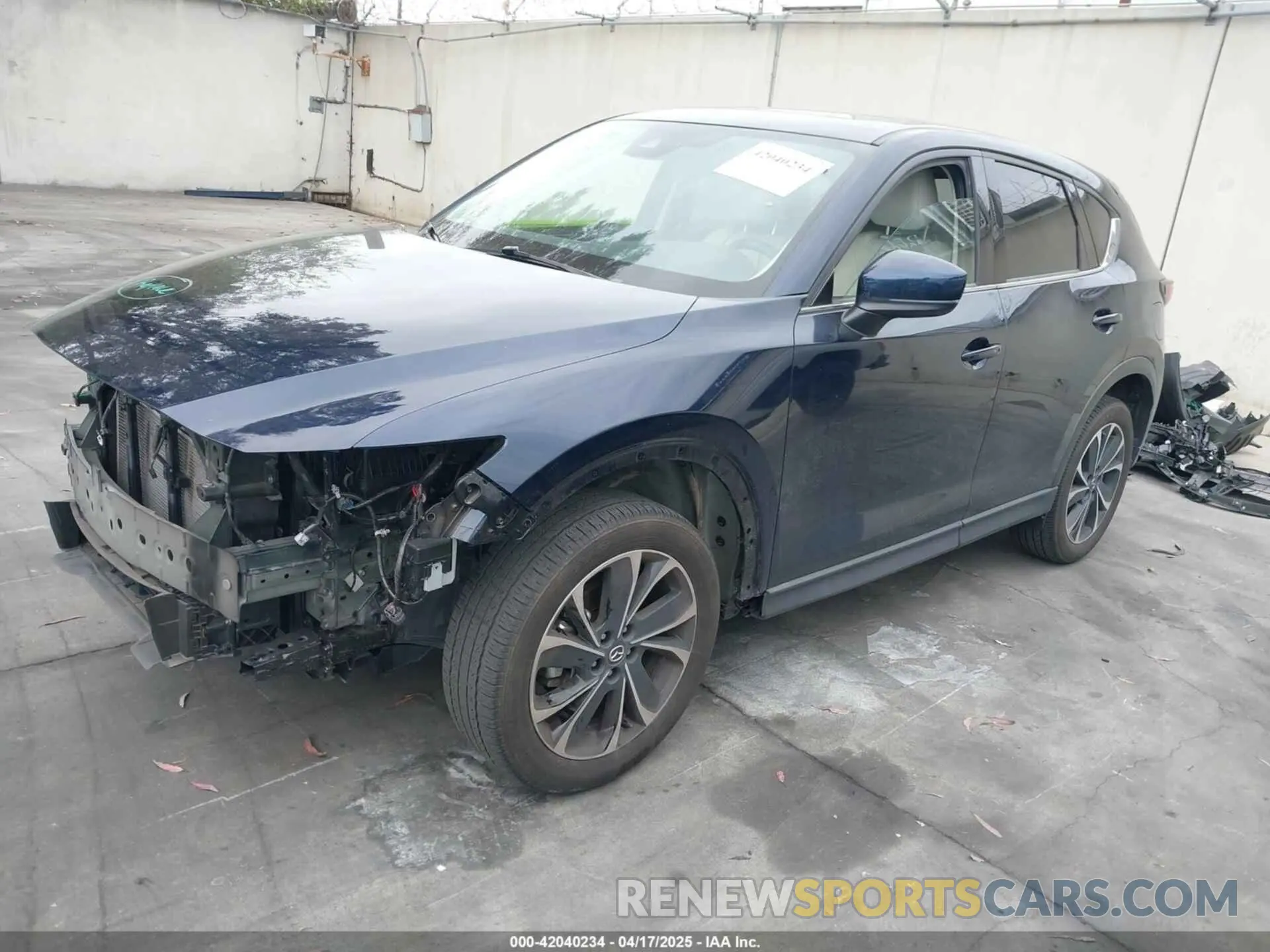 2 fotografías del automóvil dañado JM3KFBDM4P0185865 MAZDA CX-5 2023