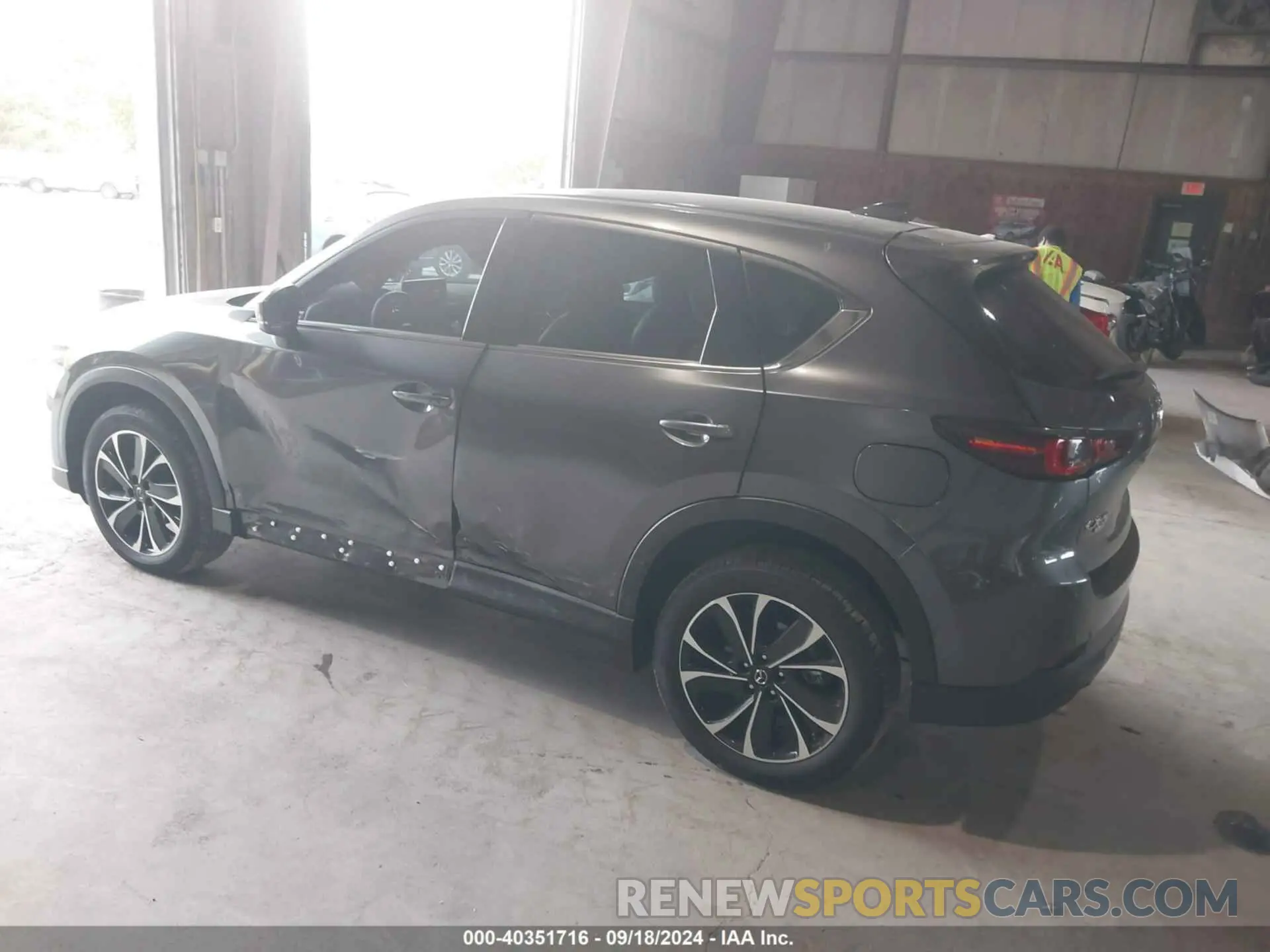 3 fotografías del automóvil dañado JM3KFBDM5P0267412 MAZDA CX-5 2023