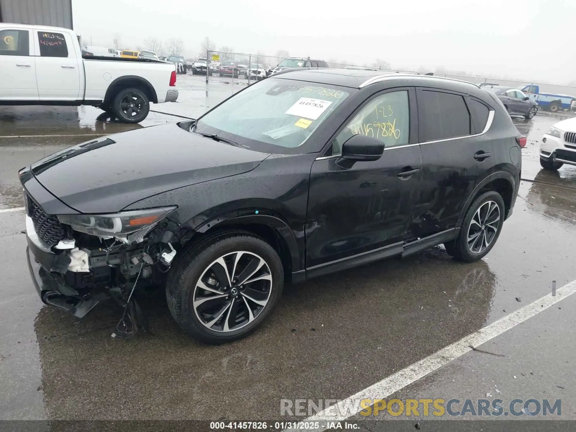 2 fotografías del automóvil dañado JM3KFBDM6P0235133 MAZDA CX-5 2023