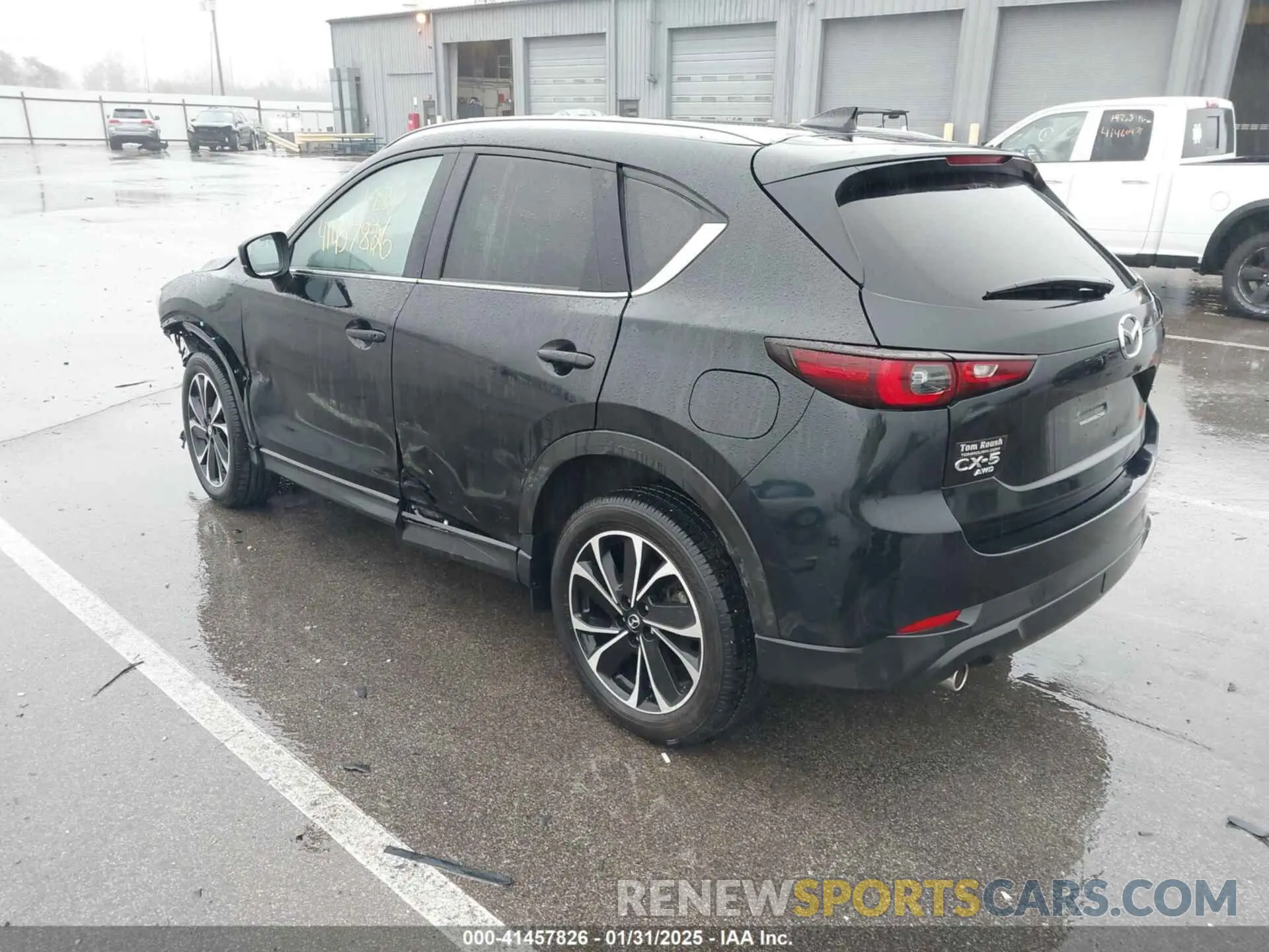 3 fotografías del automóvil dañado JM3KFBDM6P0235133 MAZDA CX-5 2023