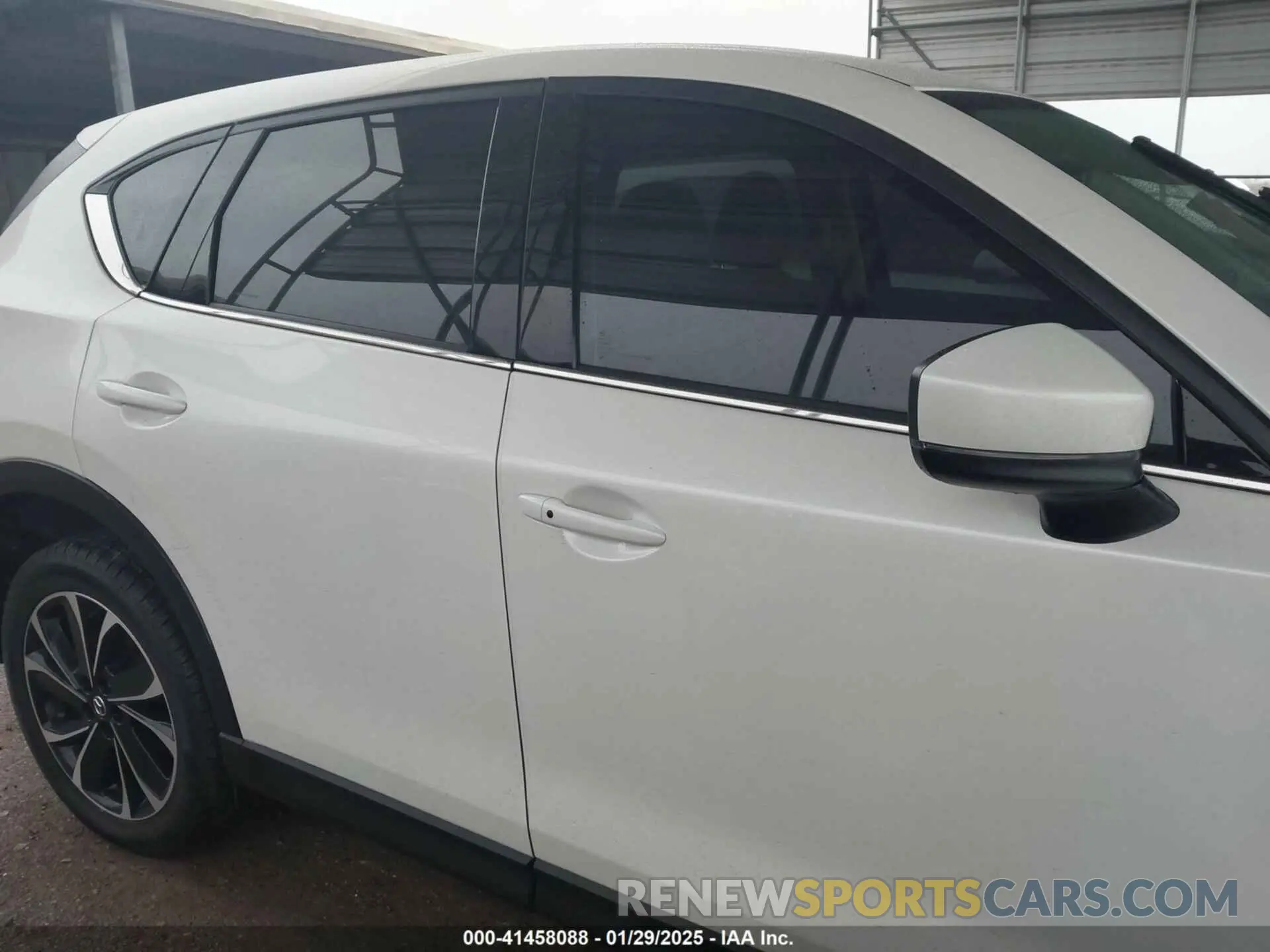 13 fotografías del automóvil dañado JM3KFBDM7P0165562 MAZDA CX-5 2023