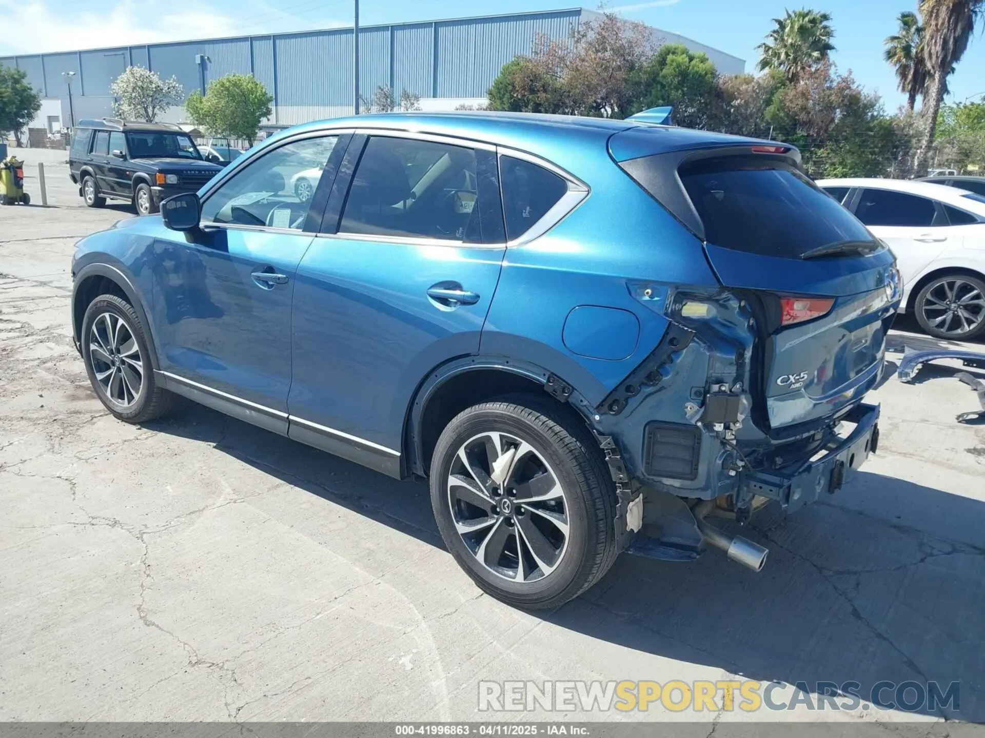 3 fotografías del automóvil dañado JM3KFBDM7P0233374 MAZDA CX-5 2023