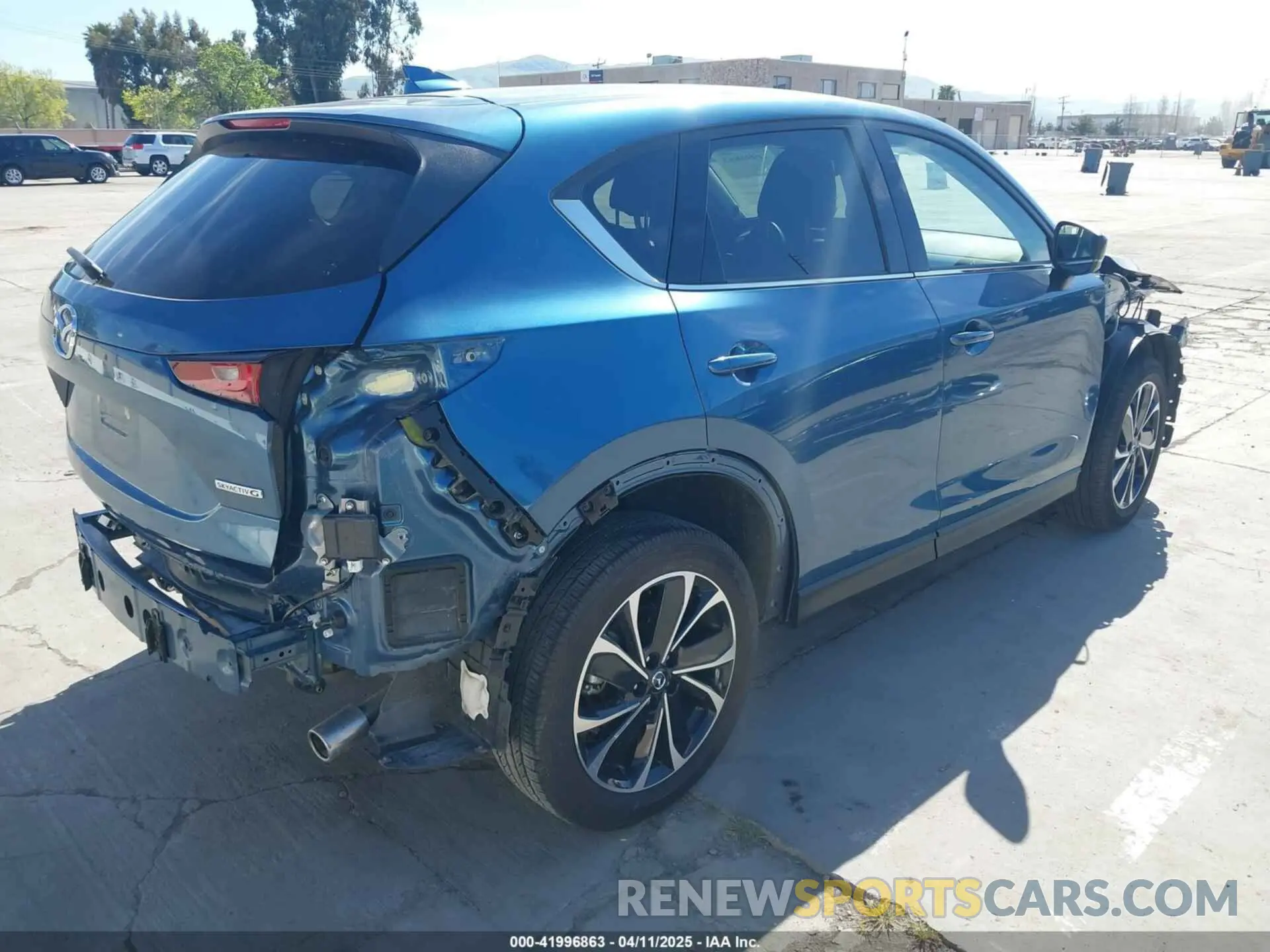 4 fotografías del automóvil dañado JM3KFBDM7P0233374 MAZDA CX-5 2023