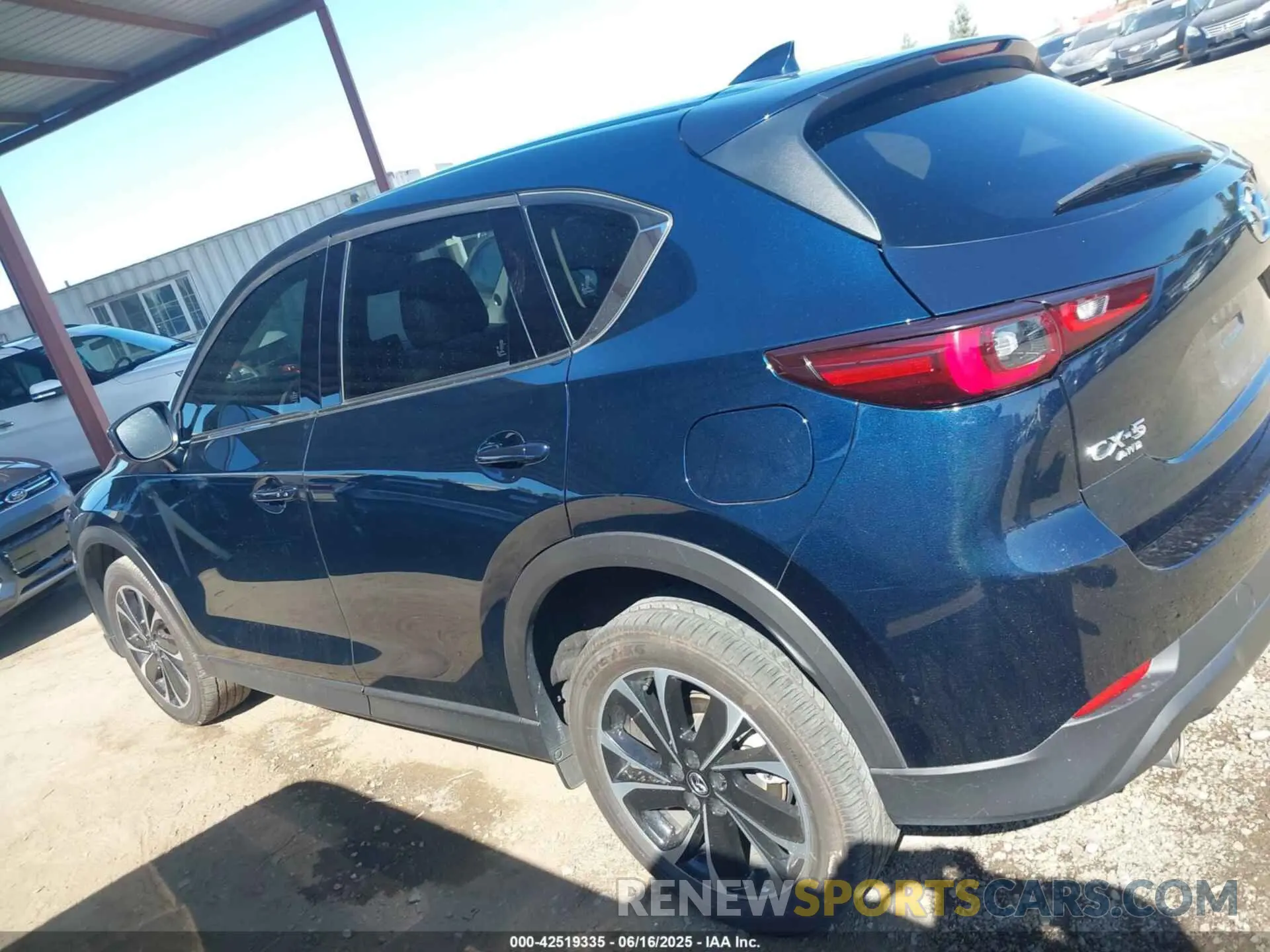 14 fotografías del automóvil dañado JM3KFBDM8P0202084 MAZDA CX-5 2023