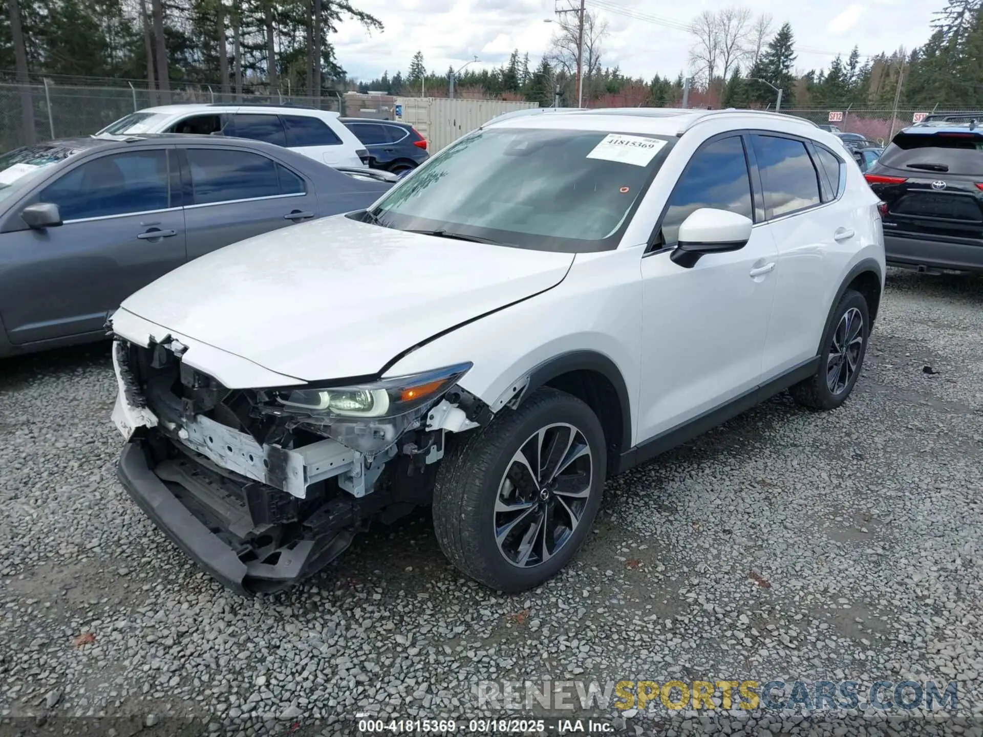 2 fotografías del automóvil dañado JM3KFBEM3P0236481 MAZDA CX-5 2023