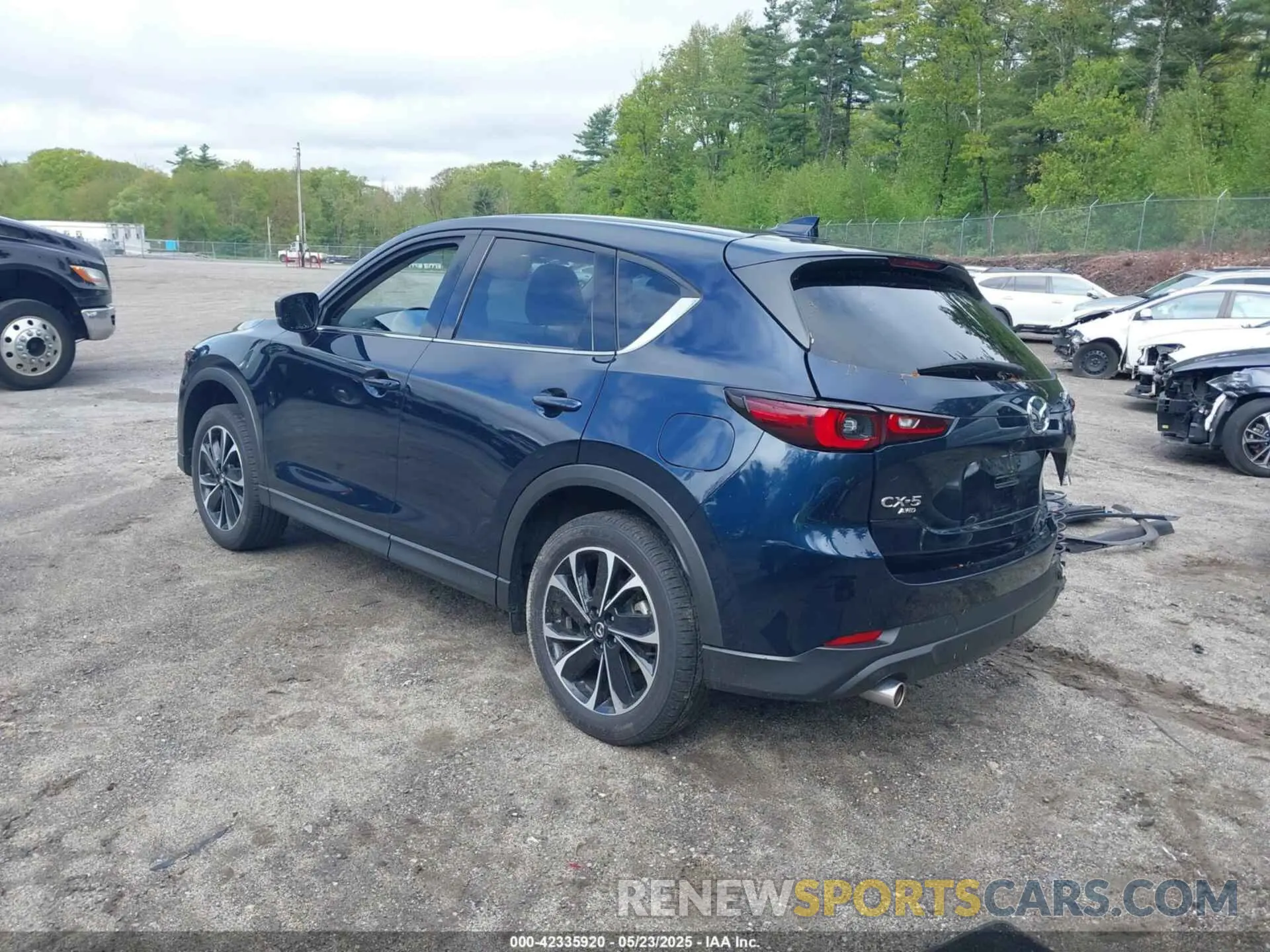 3 fotografías del automóvil dañado JM3KFBEM5P0203255 MAZDA CX-5 2023