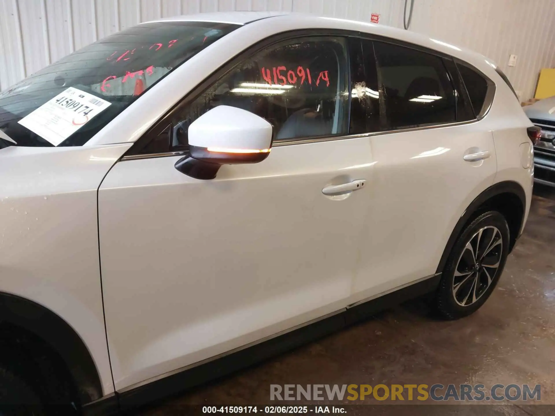 14 fotografías del automóvil dañado JM3KFBEM5P0258952 MAZDA CX-5 2023
