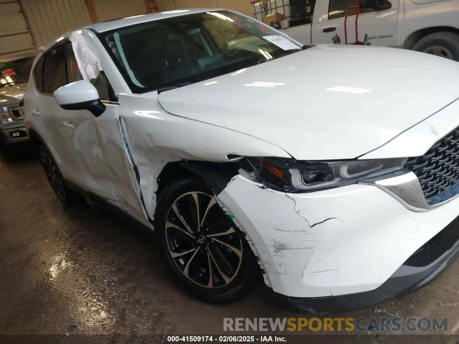 6 fotografías del automóvil dañado JM3KFBEM5P0258952 MAZDA CX-5 2023
