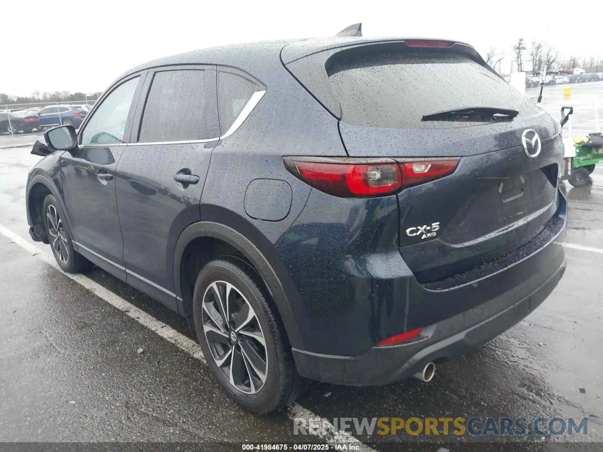 3 fotografías del automóvil dañado JM3KFBEM5P0292700 MAZDA CX-5 2023