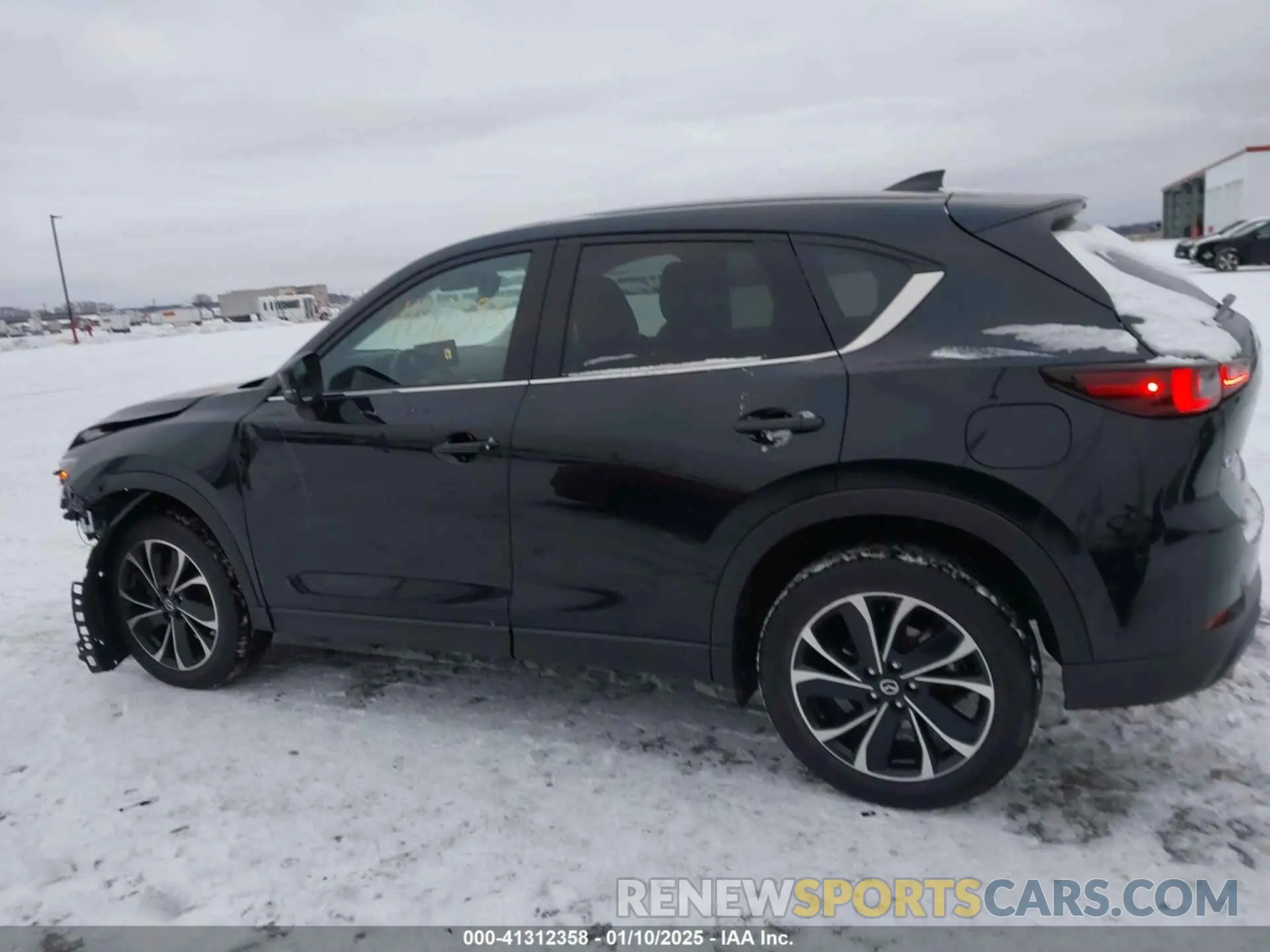 15 fotografías del automóvil dañado JM3KFBEM6P0172890 MAZDA CX-5 2023
