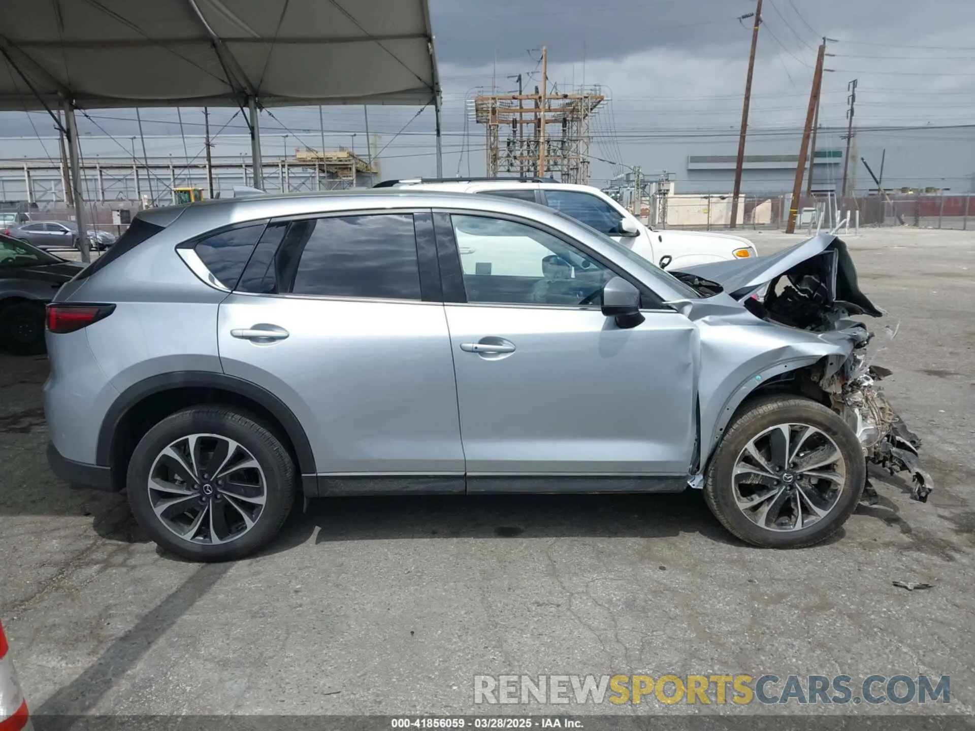 13 fotografías del automóvil dañado JM3KFBEM7P0192307 MAZDA CX-5 2023