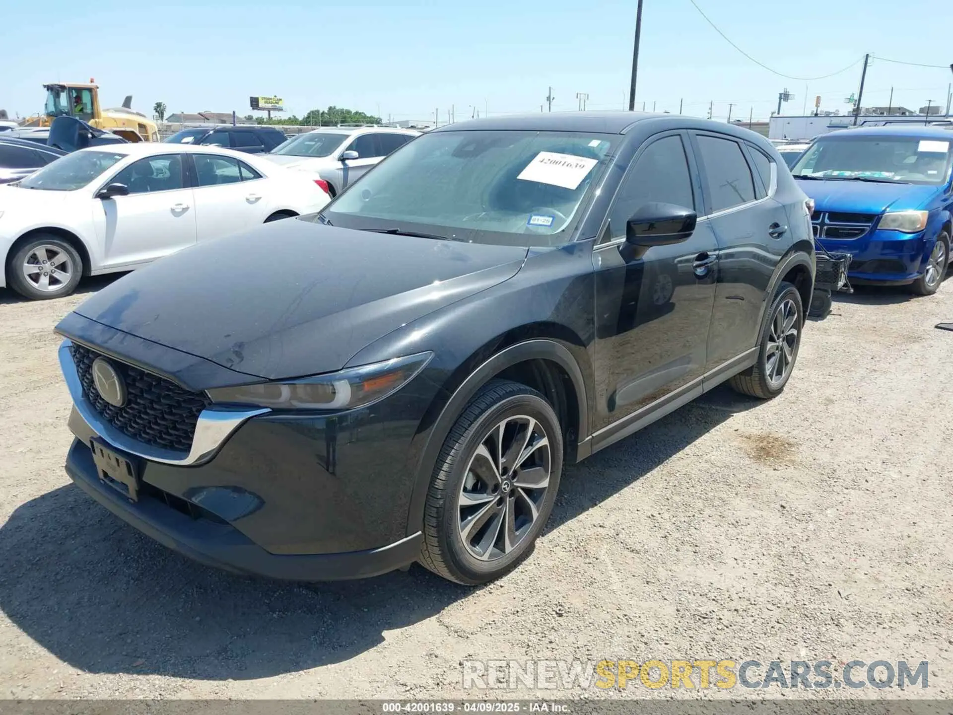 2 fotografías del automóvil dañado JM3KFBEM8P0148428 MAZDA CX-5 2023